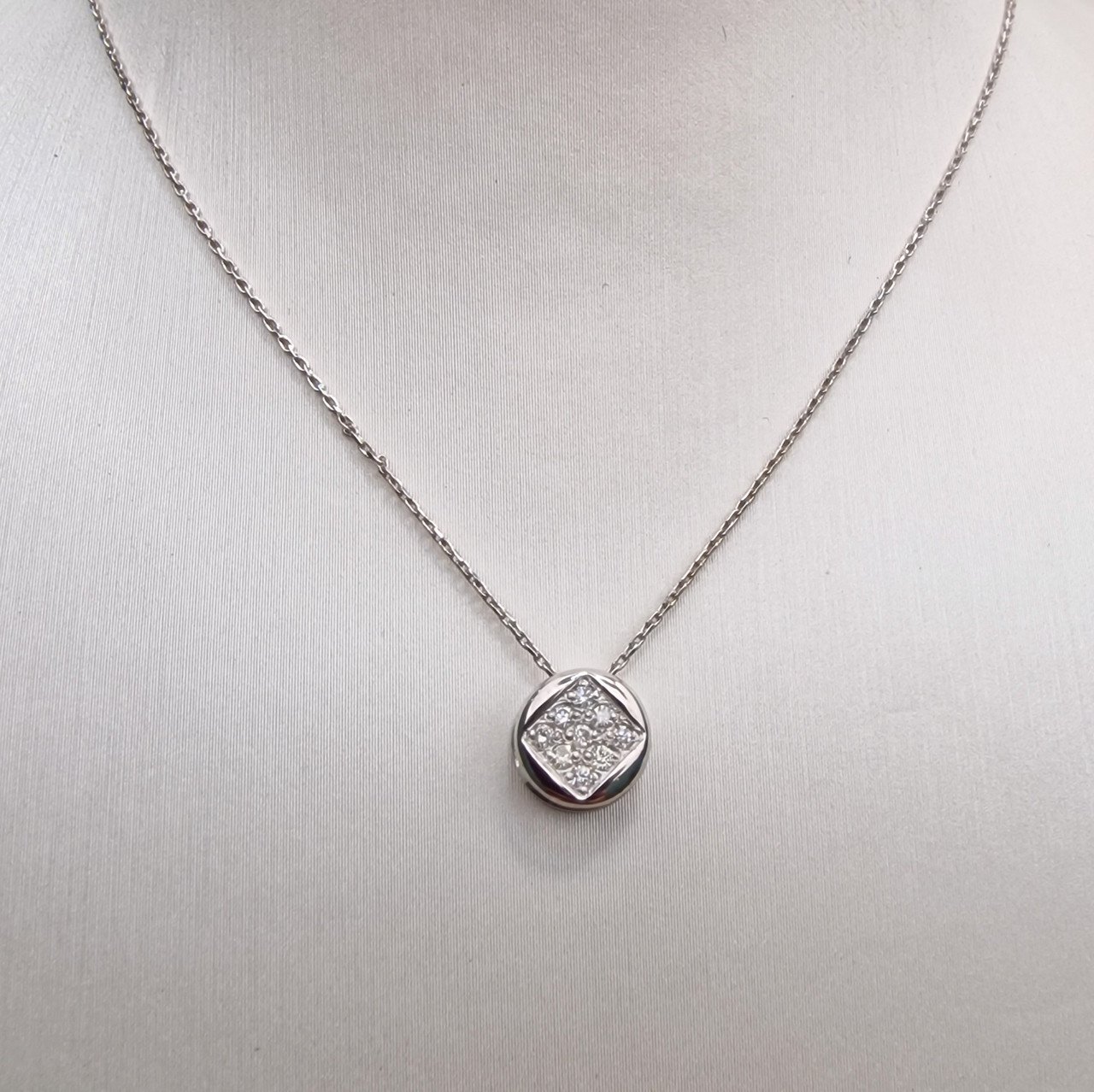 Кулон Deimantas 100358793 0.76гр 0,072ct. купить,NaN