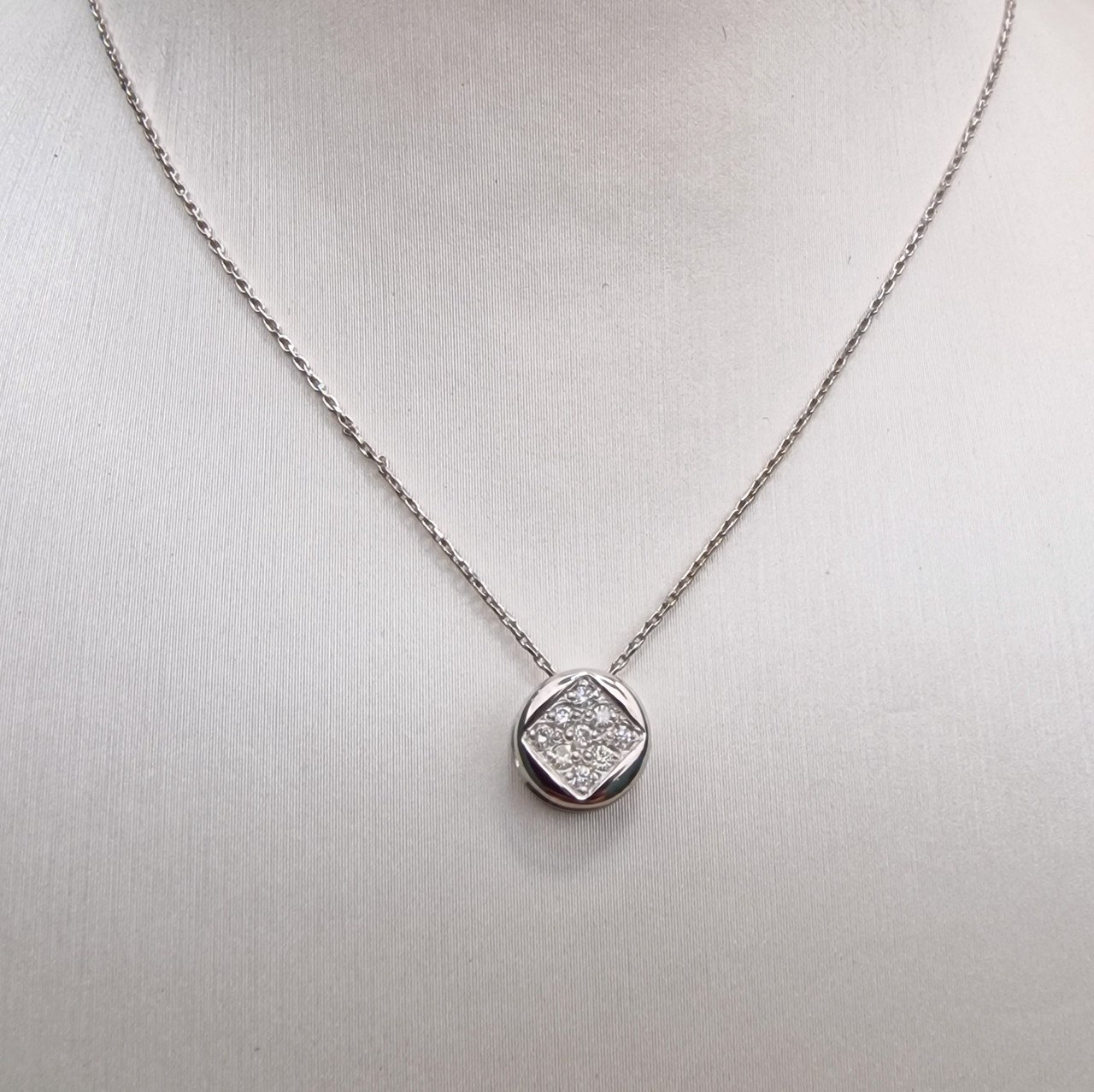 Кулон Deimantas 100358793 0.76гр 0,072ct. купить,NaN
