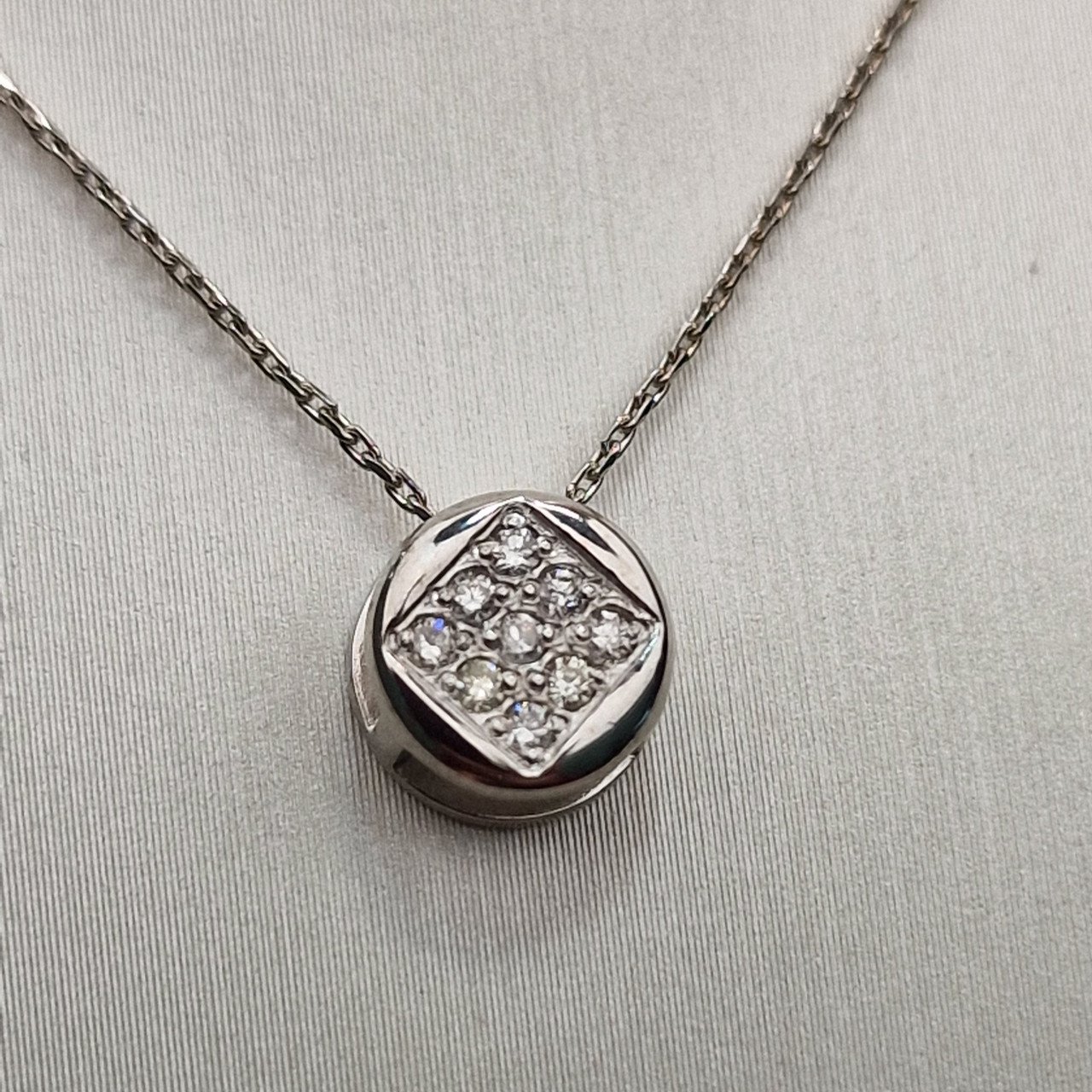 Кулон Deimantas 100358793 0.76гр 0,072ct. купить,NaN