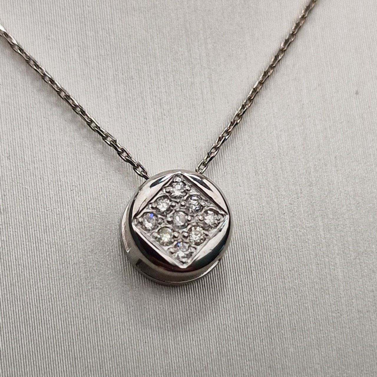 Кулон Deimantas 100358793 0.76гр 0,072ct. купить,NaN