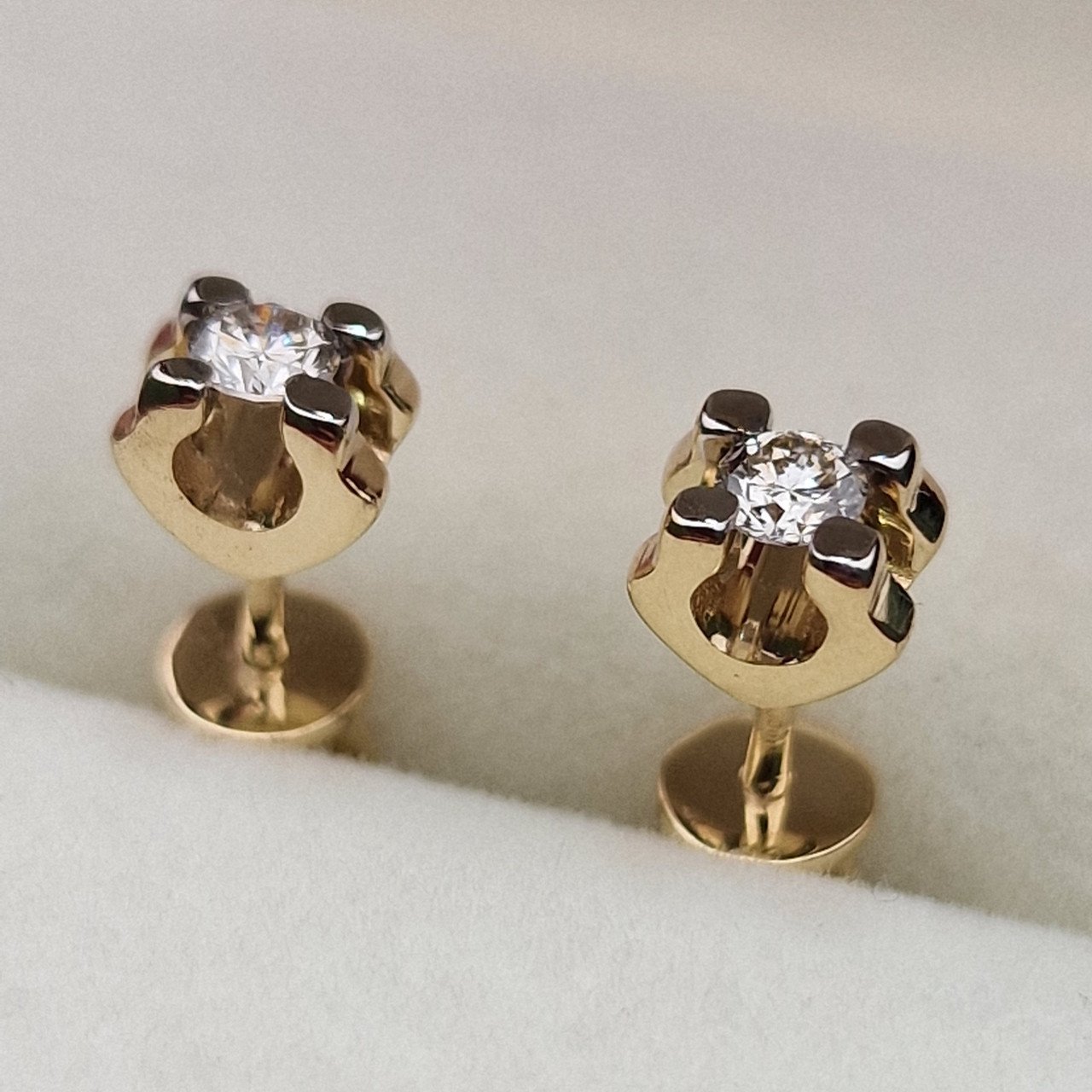 Серьги Deimantas 100358926 2гр 0,0232ct. купить,NaN