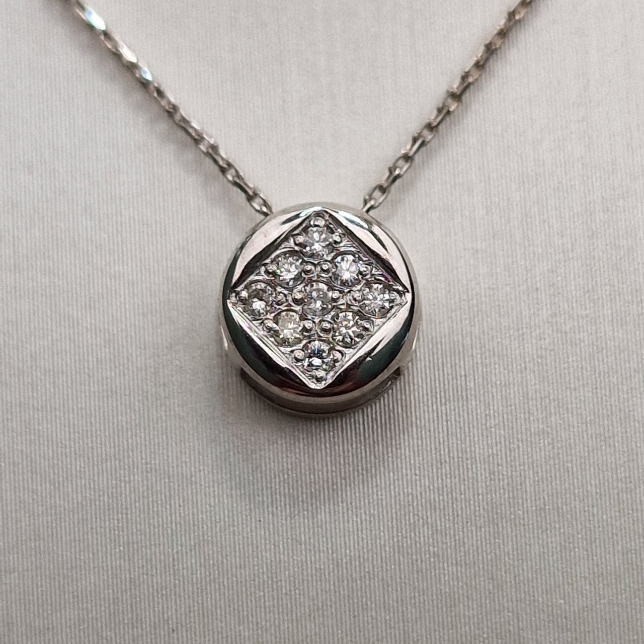 Кулон Deimantas 100358793 0.76гр 0,072ct. купить,NaN
