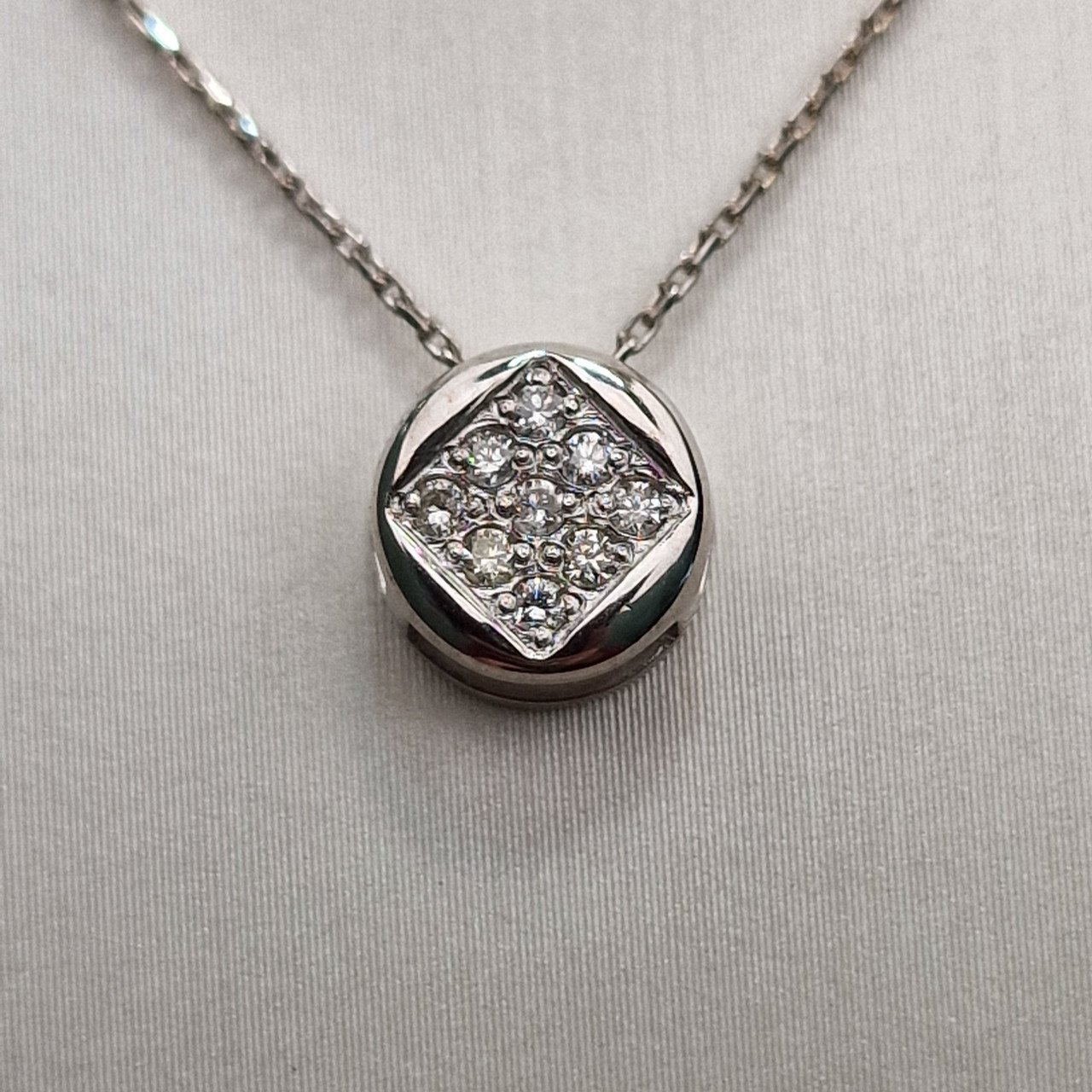 Кулон Deimantas 100358793 0.76гр 0,072ct. купить,NaN