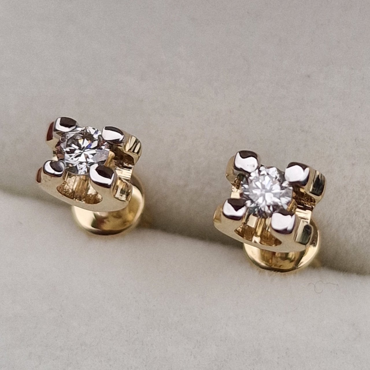 Серьги Deimantas 100358926 2гр 0,0232ct. купить,NaN