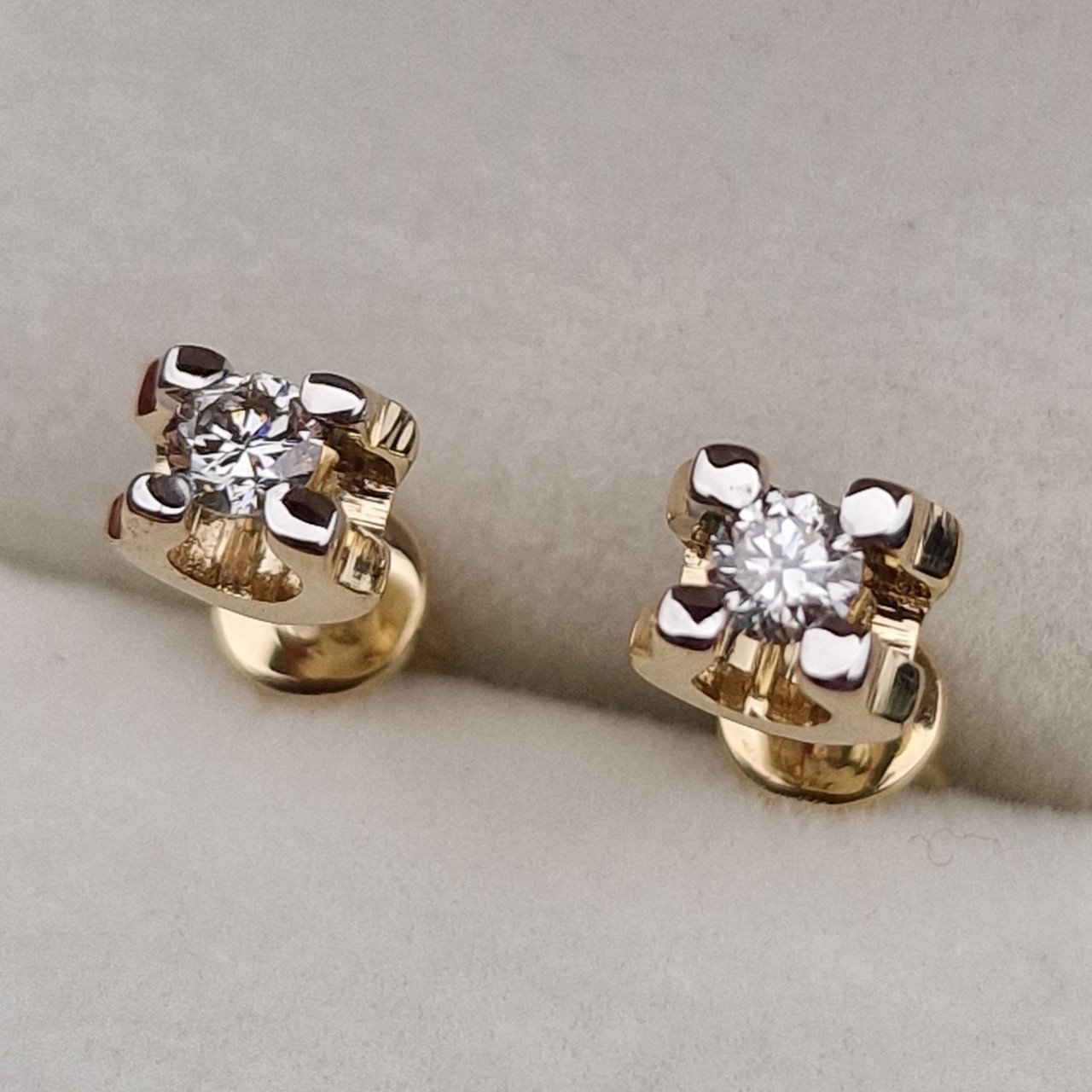 Серьги Deimantas 100358926 2гр 0,0232ct. купить,NaN