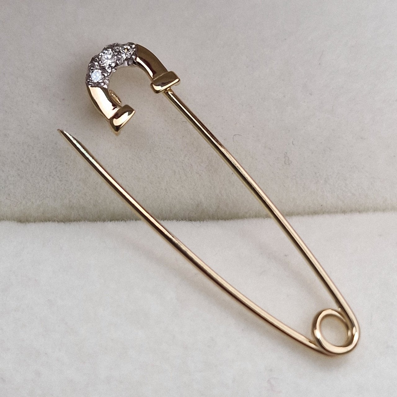 Булавка Deimantas 100359031 0,71гр 0,033ct. купить,NaN