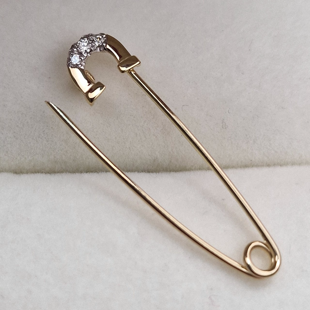 Булавка Deimantas 100359031 0,71гр 0,033ct. купить,NaN