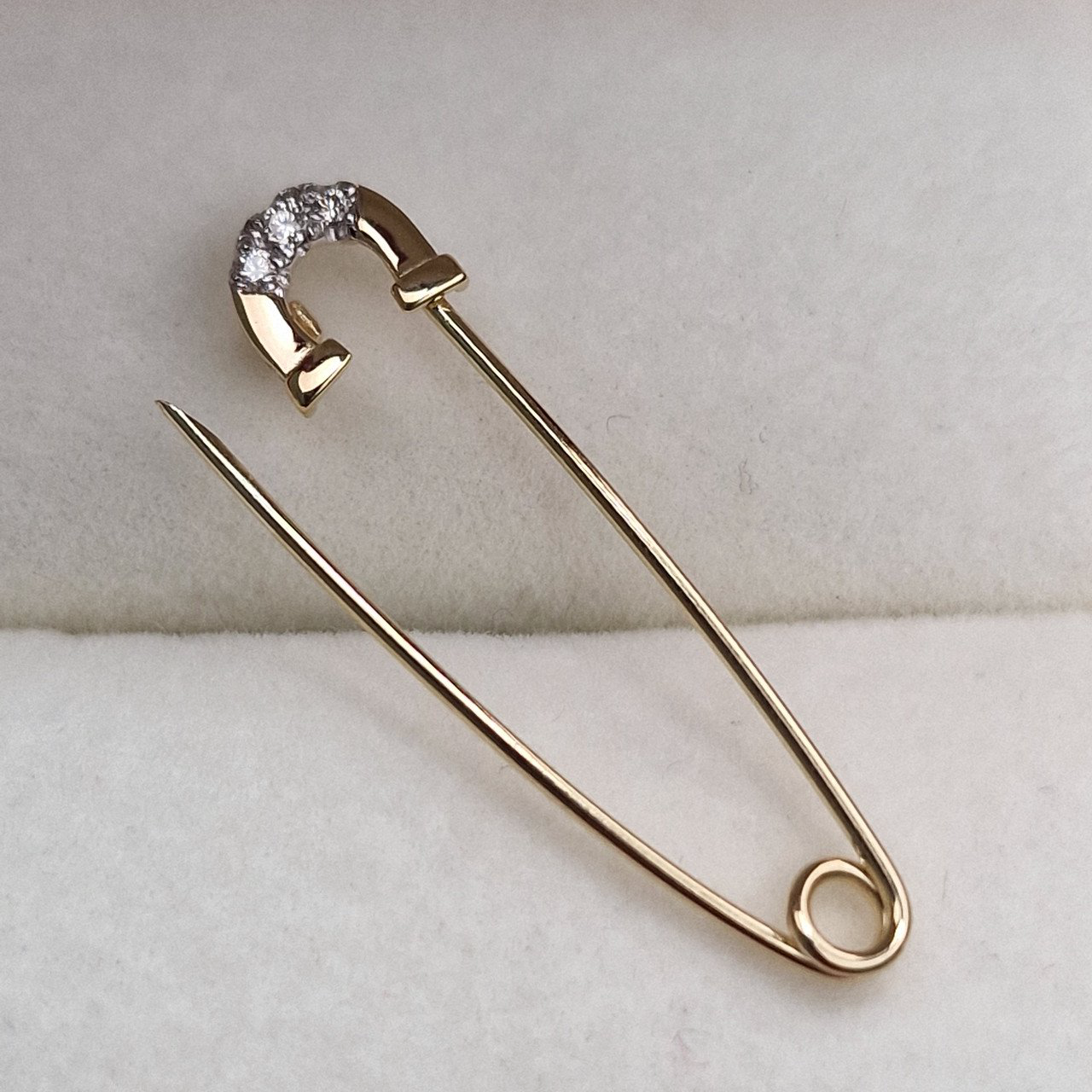 Булавка Deimantas 100359025 0,71гр 0,033ct. купить,NaN