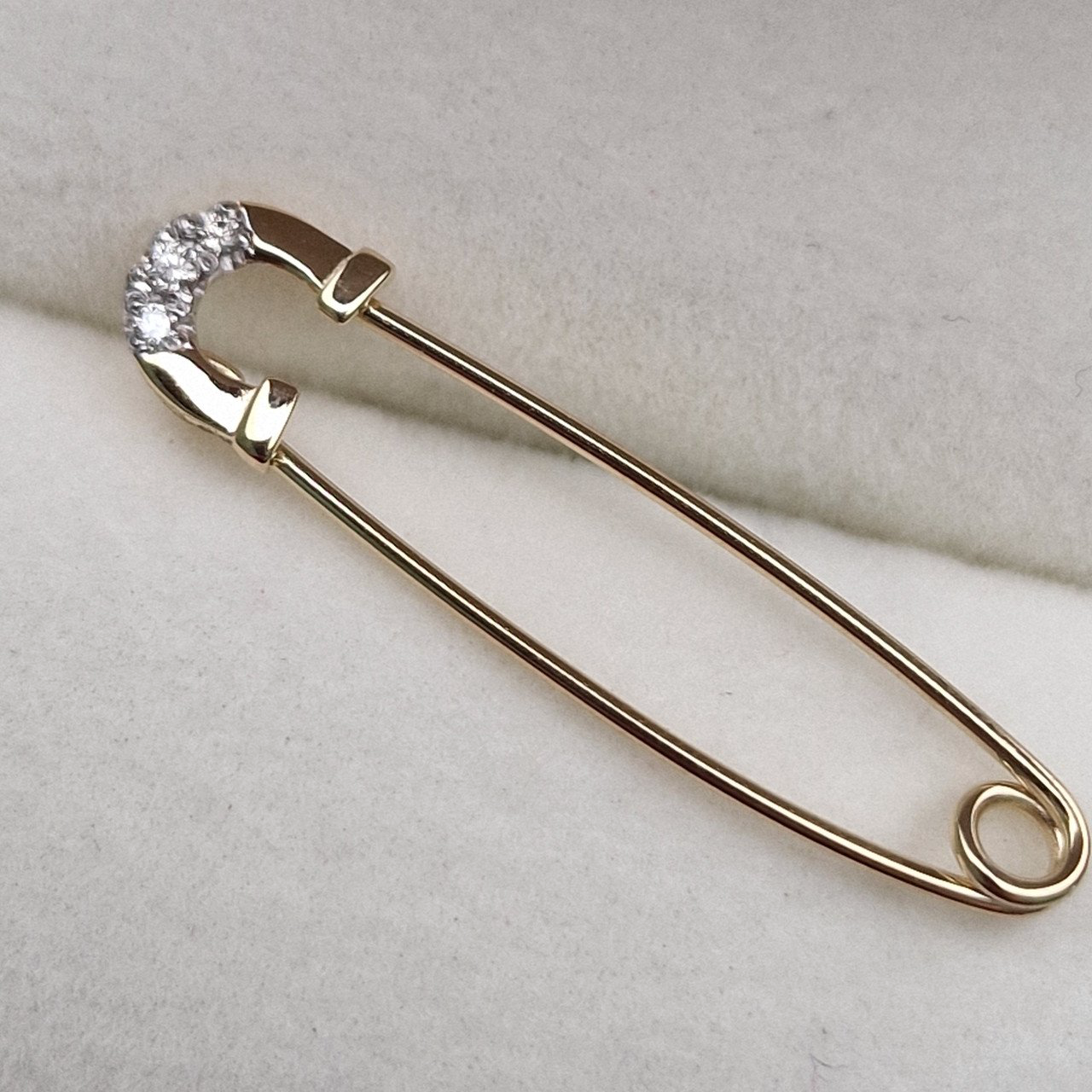 Булавка Deimantas 100359031 0,71гр 0,033ct. купить,NaN
