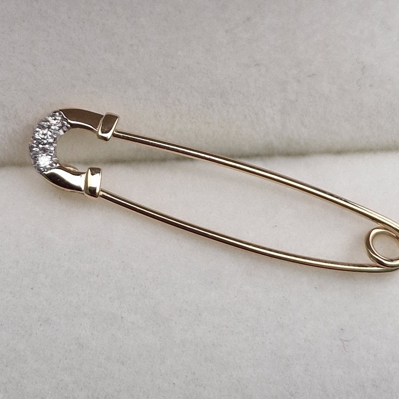 Булавка Deimantas 100359031 0,71гр 0,033ct. купить,NaN