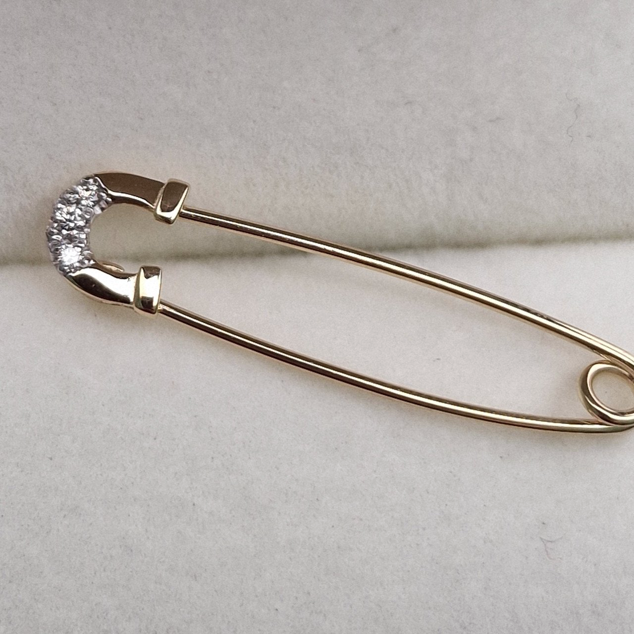 Булавка Deimantas 100359025 0,71гр 0,033ct. купить,NaN