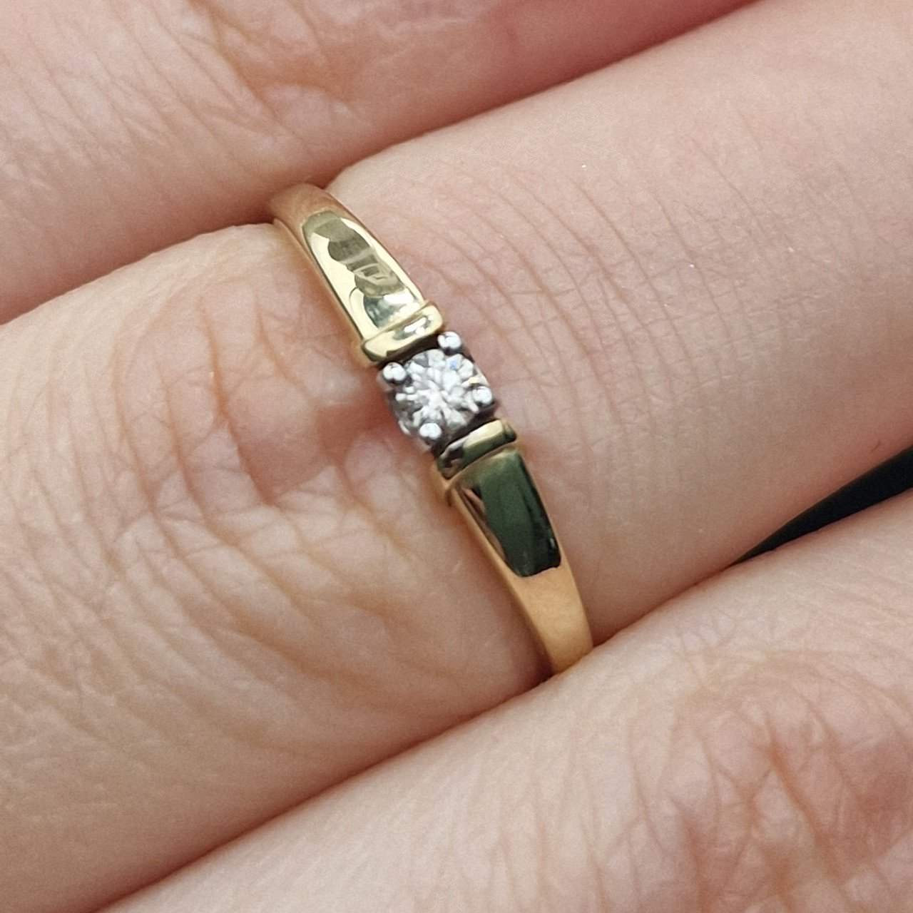 Кольцо Deimantas 100067878 16р 0,89гр 0,058ct. купить,NaN