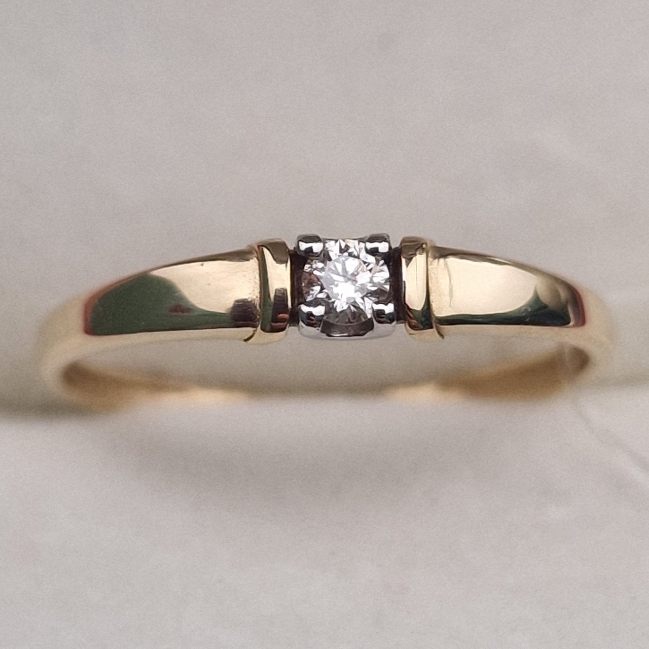 Кольцо Deimantas 100067878 16р 0,89гр 0,058ct. купить,NaN