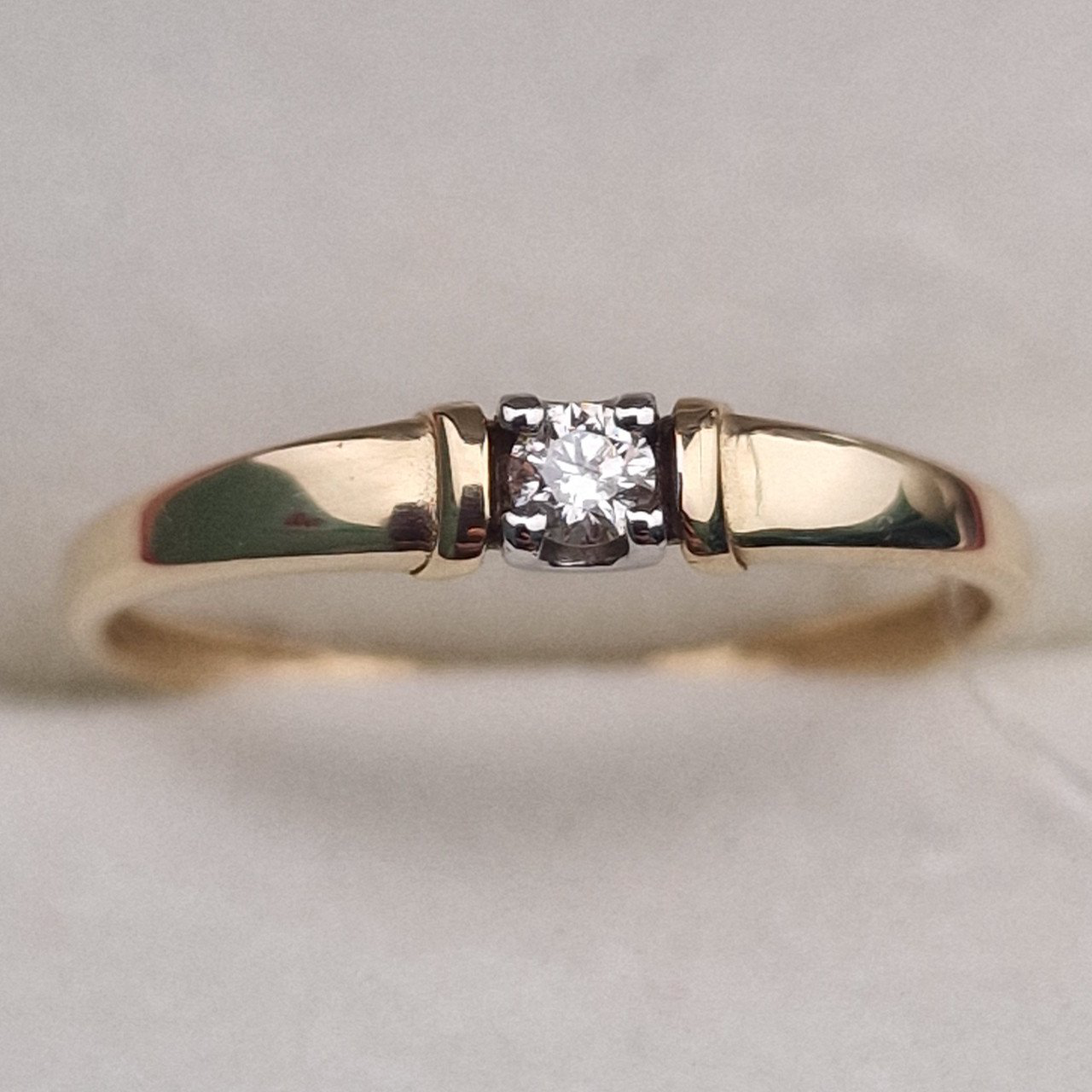 Кольцо Deimantas 100067878 16р 0,89гр 0,058ct. купить,NaN