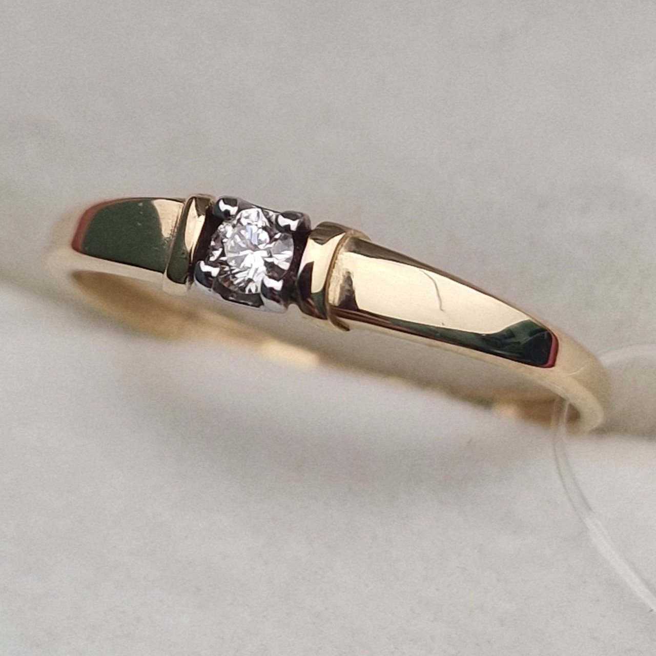 Кольцо Deimantas 100067878 16р 0,89гр 0,058ct. купить,NaN