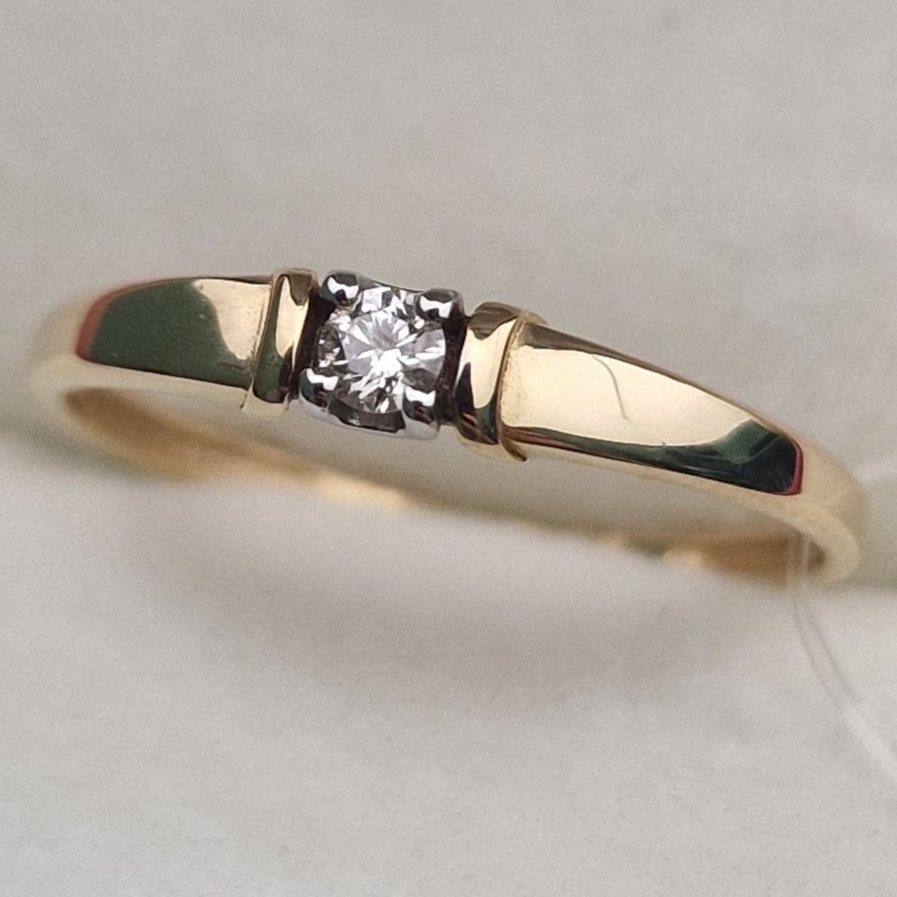 Кольцо Deimantas 100067878 16р 0,89гр 0,058ct. купить,NaN