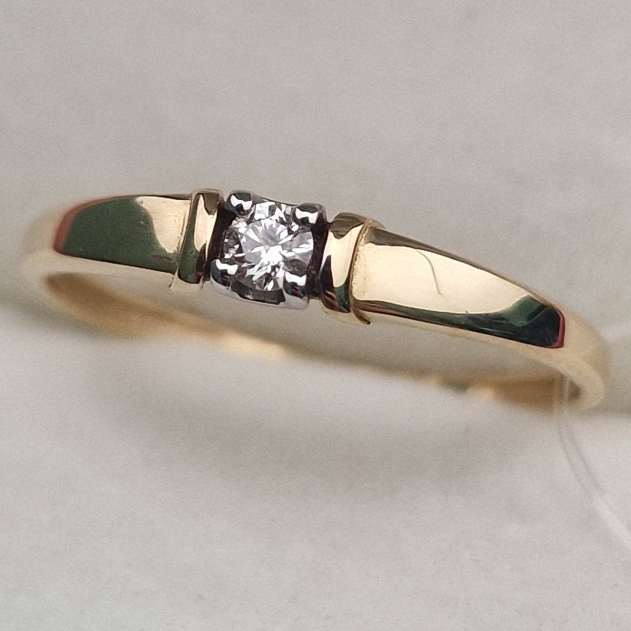 Кольцо Deimantas 100067878 16р 0,89гр 0,058ct. купить,NaN