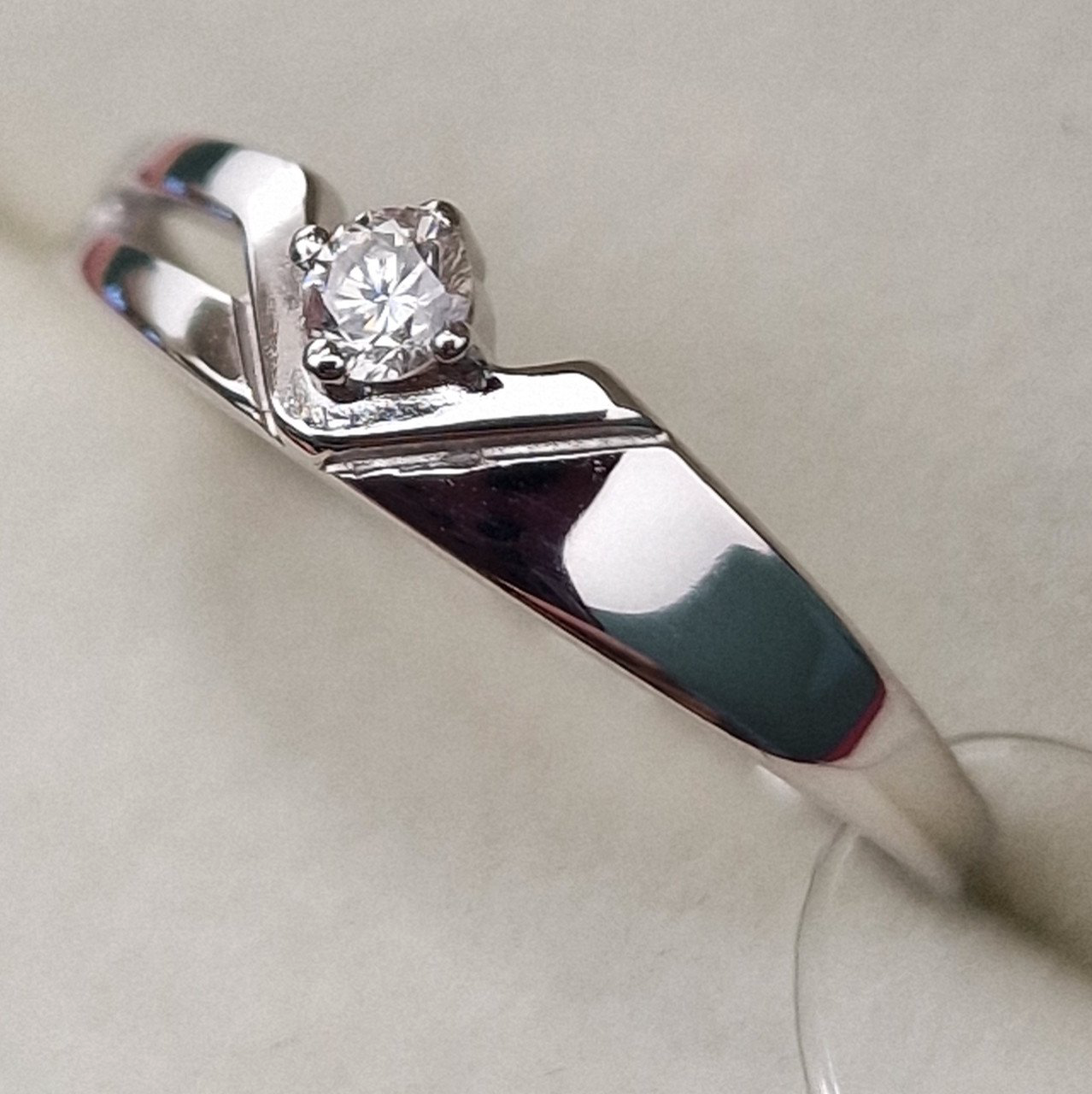 Кольцо Deimantas 100067978 16р 1гр 0,076ct. купить,NaN