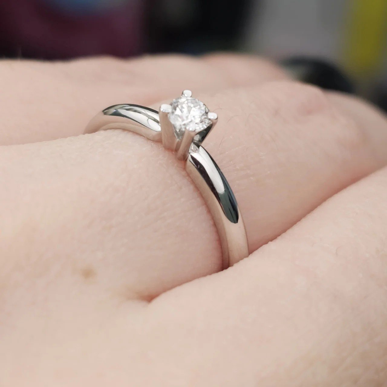 Кольцо Deimantas 107108011 17,5р 0,195гр 0,195ct. купить,NaN