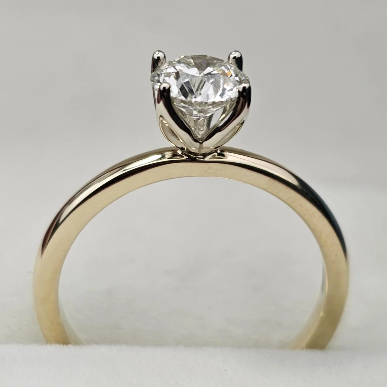 Кольцо Deimantas 106864513 16,5р 2,46гр 0,73ct. купить,NaN