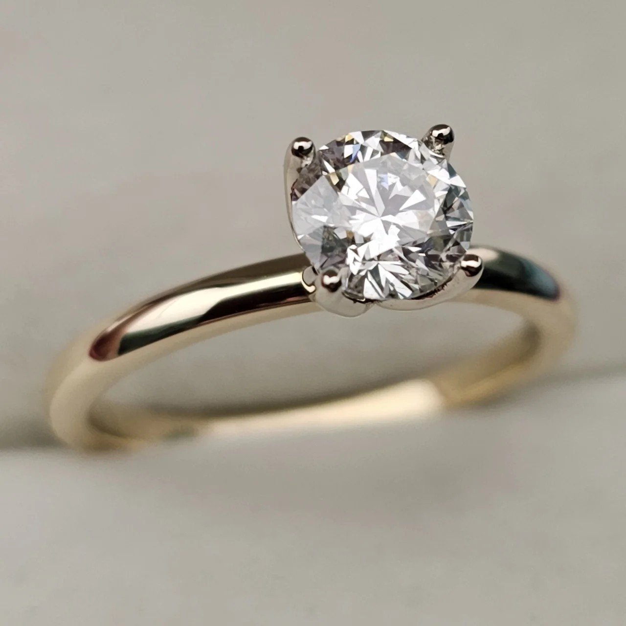 Кольцо Deimantas 106864513 16,5р 2,46гр 0,73ct. купить,NaN