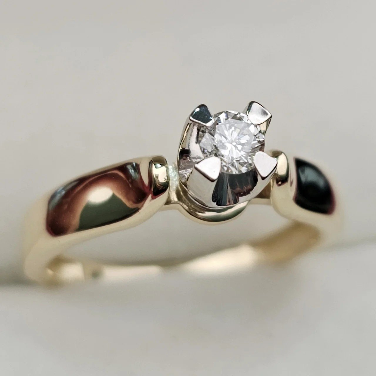 Кольцо Deimantas 106931378 17.5р 2,91гр 0,18ct. купить,NaN