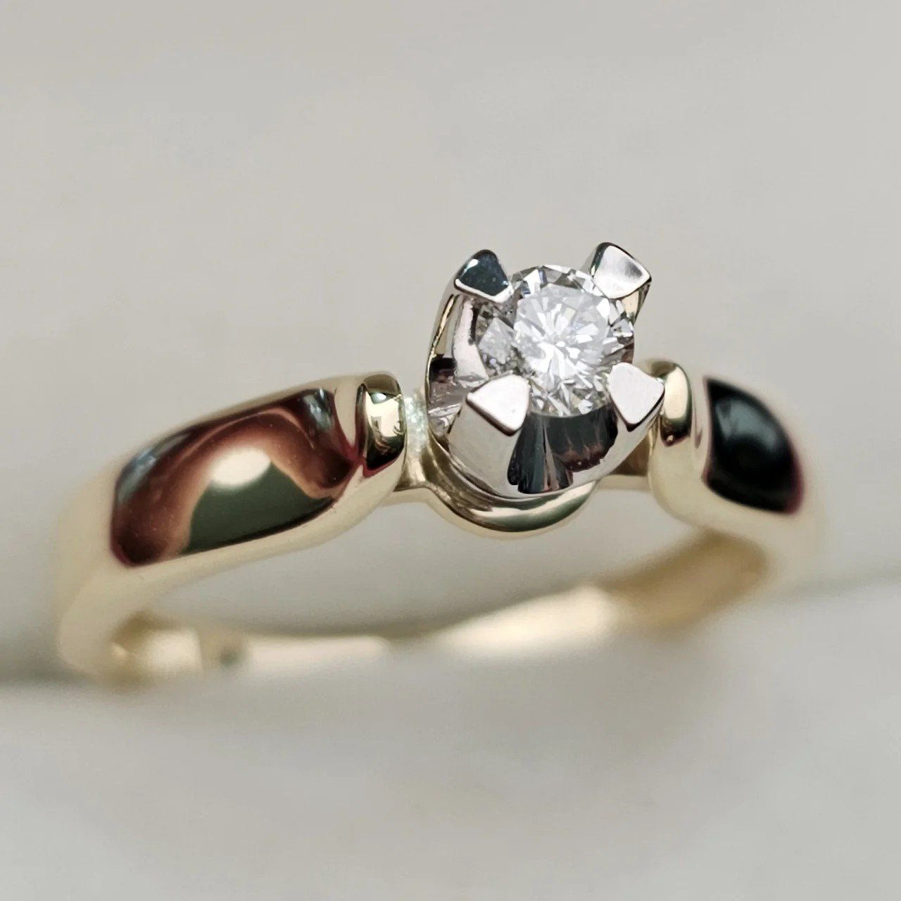 Кольцо Deimantas 106931378 17.5р 2,91гр 0,18ct. купить,NaN
