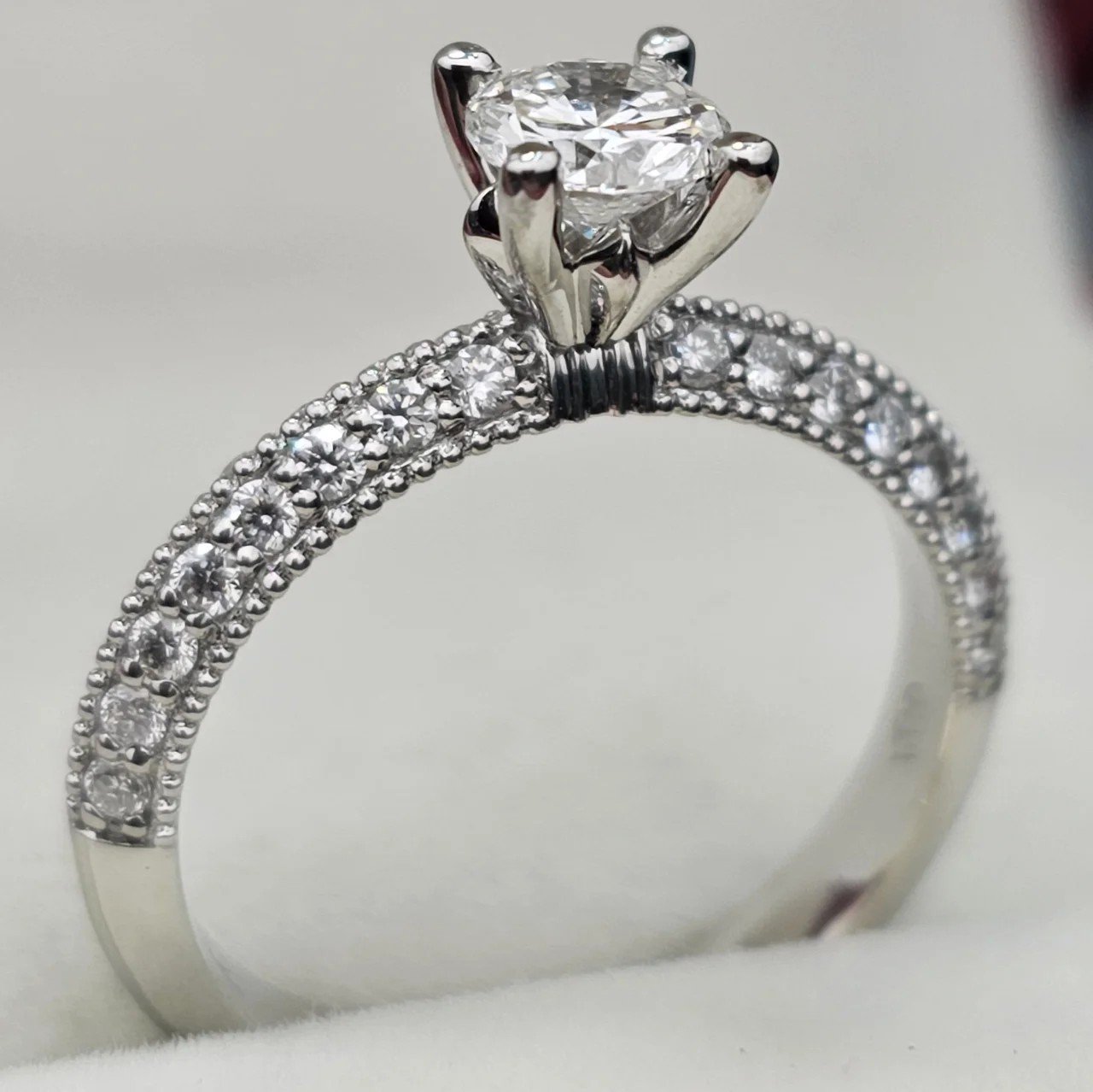 Кольцо Deimantas 107107925 17р 3,17гр 0,87ct. купить,NaN