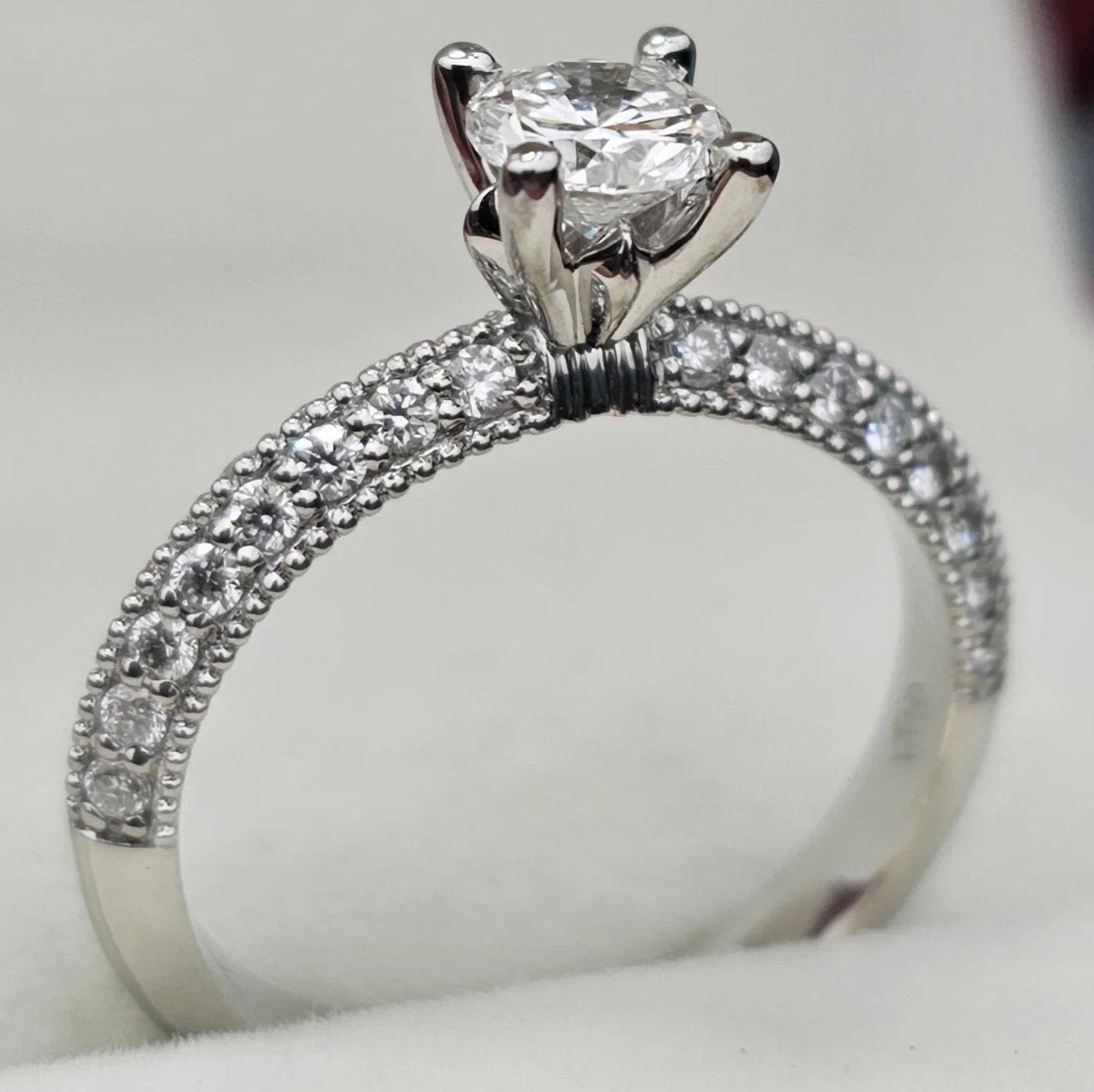 Кольцо Deimantas 107107925 17р 3,17гр 0,87ct. купить,NaN