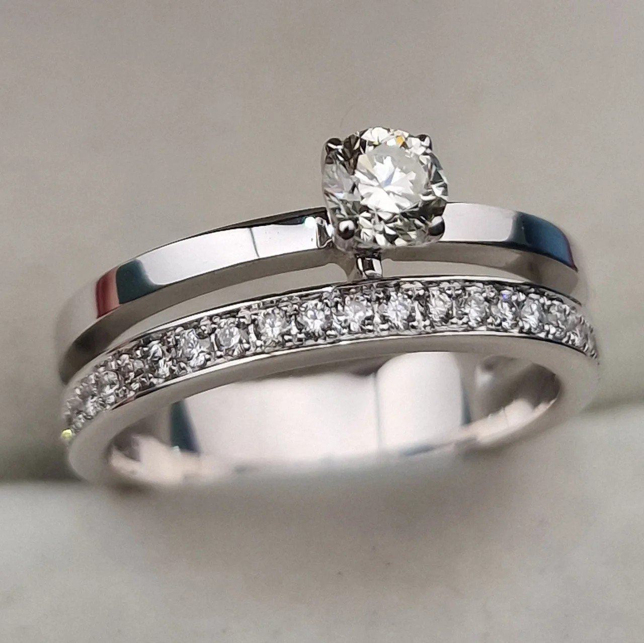 Кольцо Deimantas 106744639 17р 5,25гр 0,60ct. купить,NaN