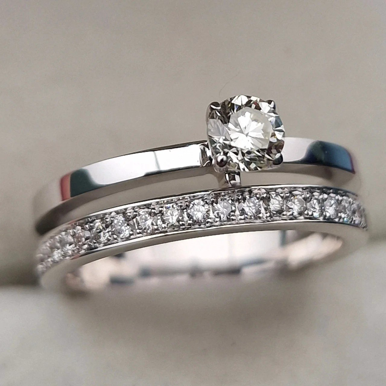 Кольцо Deimantas 106744639 17р 5,25гр 0,60ct. купить,NaN