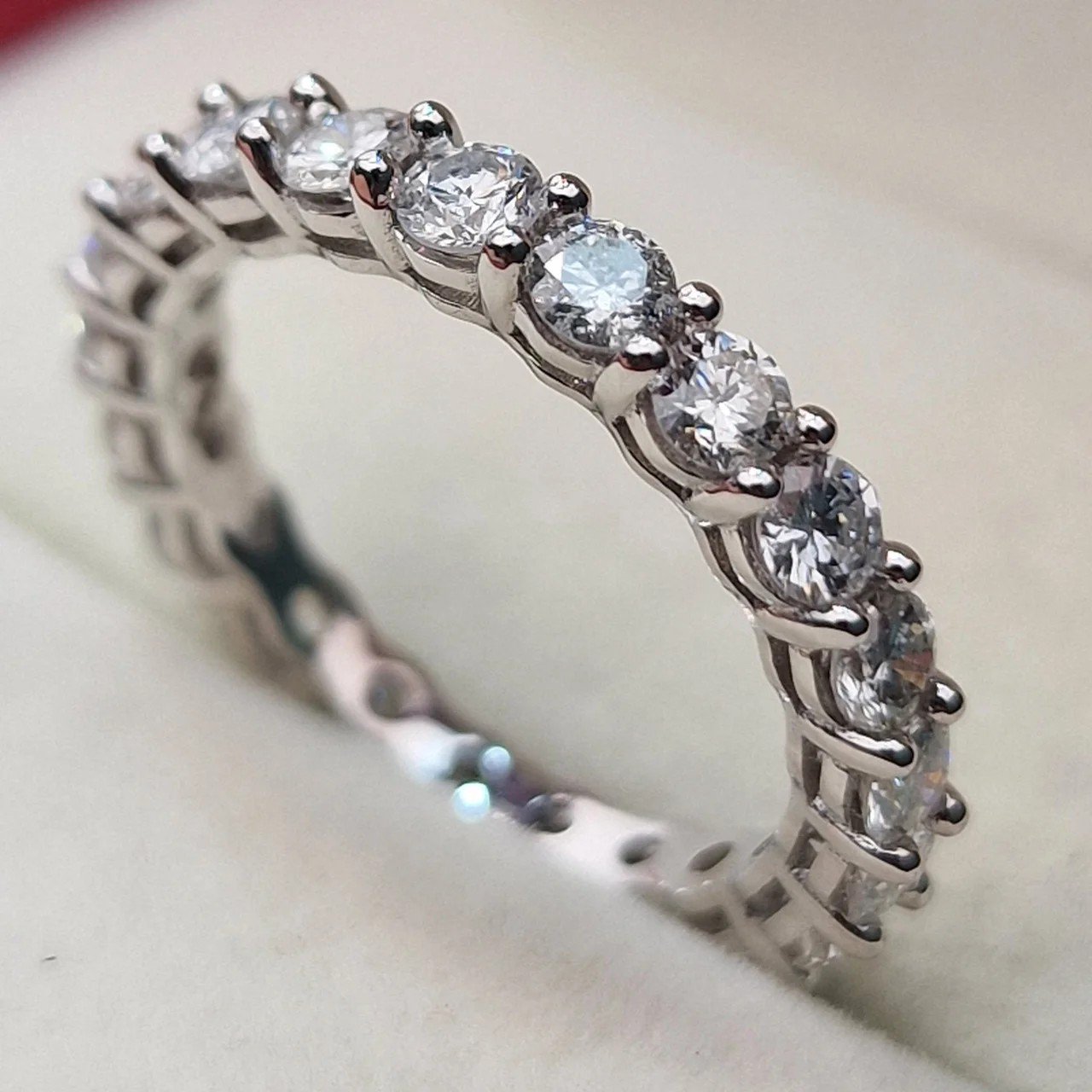 Кольцо Deimantas 106744621 16,5р 2,52гр 2,85ct. купить,NaN