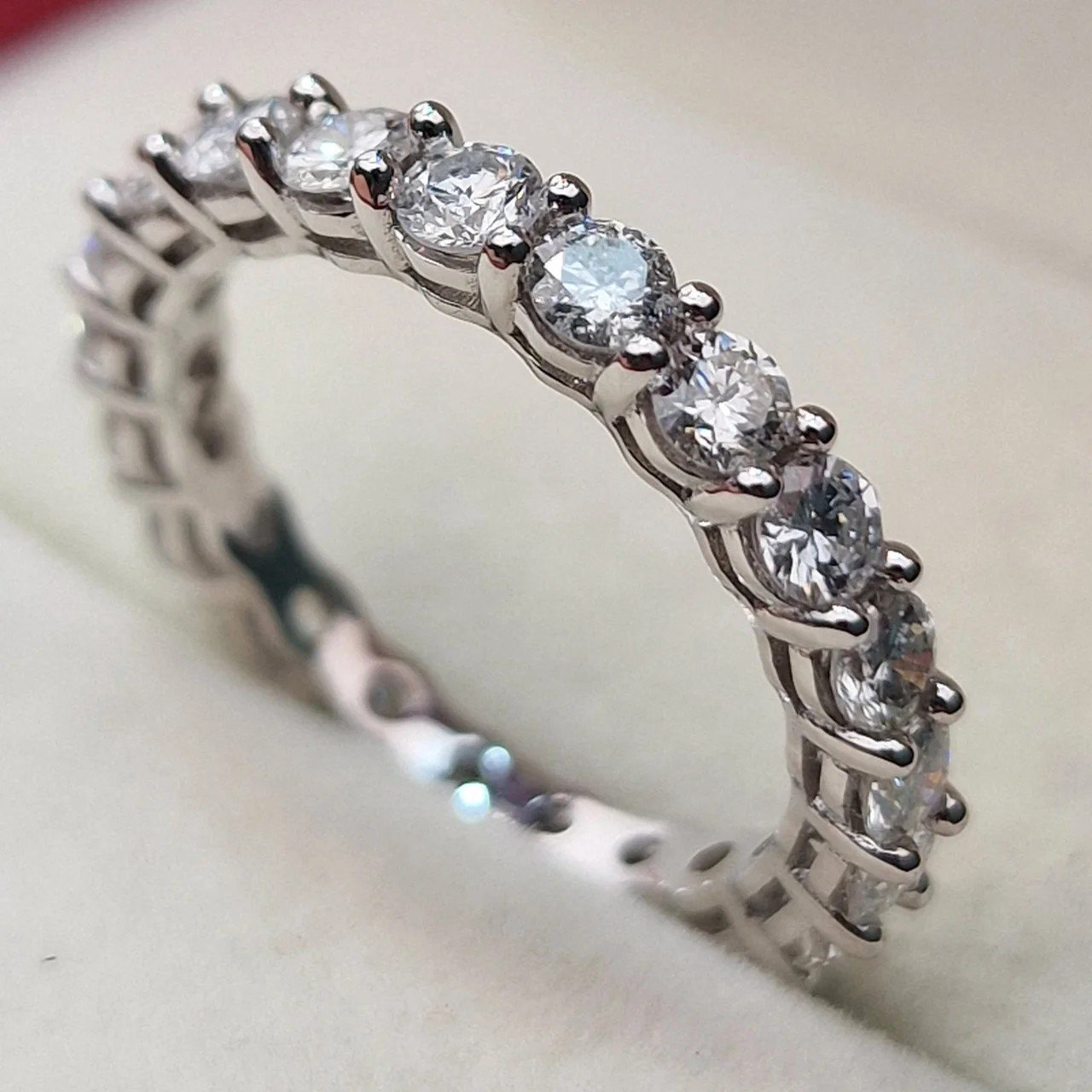 Кольцо Deimantas 106744621 16,5р 2,52гр 2,85ct. купить,NaN