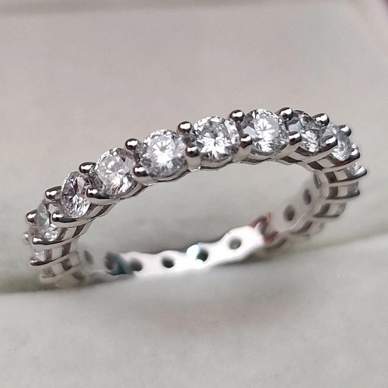 Кольцо Deimantas 106744621 16,5р 2,52гр 2,85ct. купить,NaN