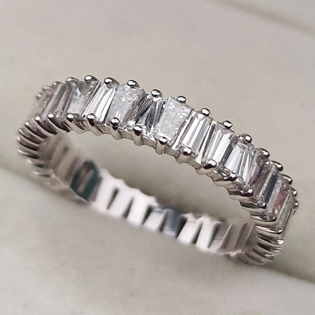 Кольцо Deimantas 106723928 17р 3,14гр 2,25ct. купить,NaN
