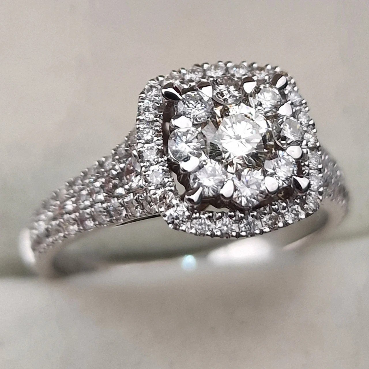 Кольцо Deimantas 106744581 17р 3,92гр 0,91ct. купить,NaN