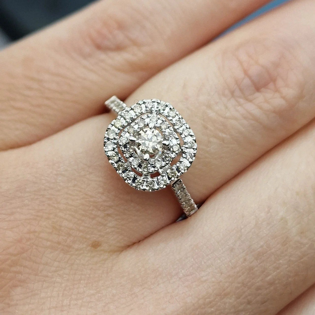 Кольцо Deimantas 106723867 17,5р 3,65гр 0,49ct. купить,NaN