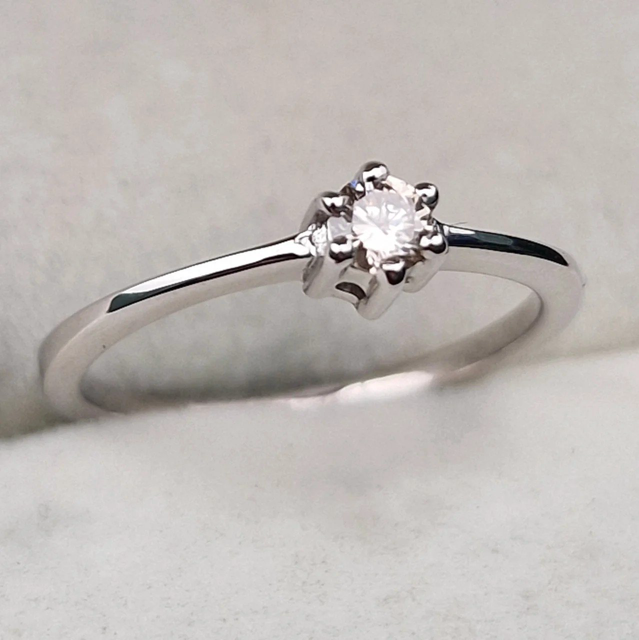 Кольцо Deimantas 106798199 17р 1,47гр 0,1ct. купить,NaN