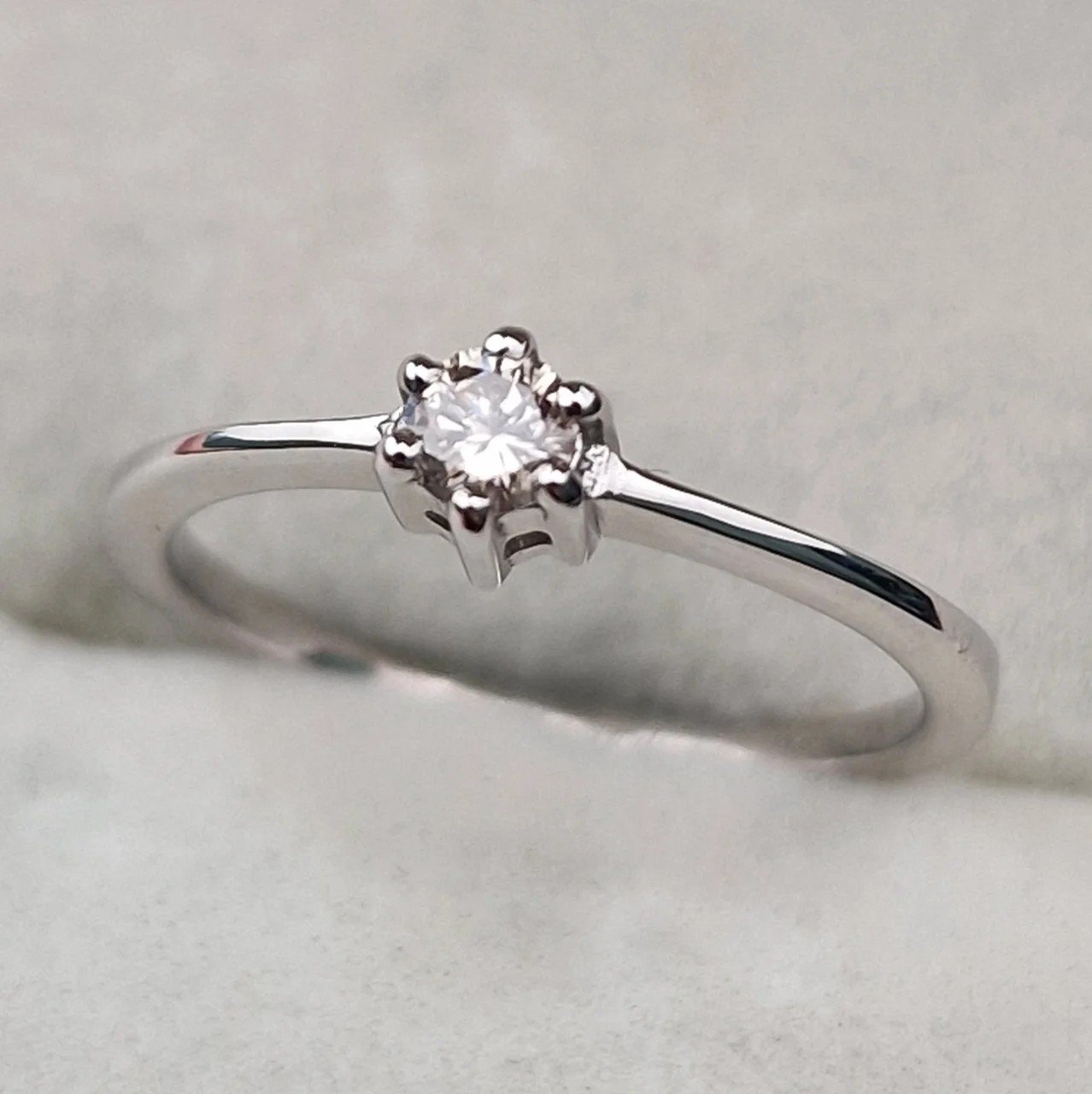 Кольцо Deimantas 106798199 17р 1,47гр 0,1ct. купить,NaN