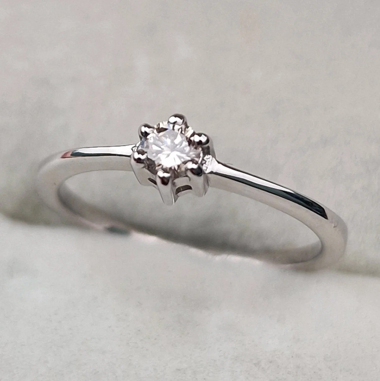 Кольцо Deimantas 106798199 17р 1,47гр 0,1ct. купить,NaN