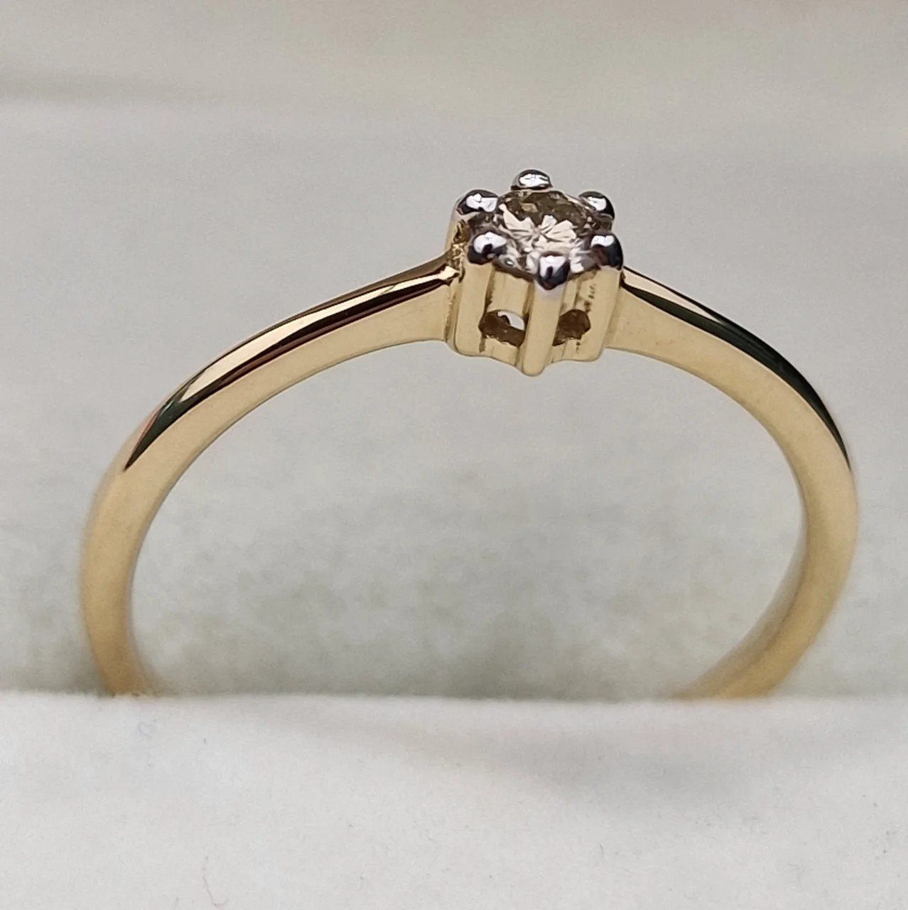 Кольцо Deimantas 106798107 17р 1,43гр 0,126ct. купить,NaN