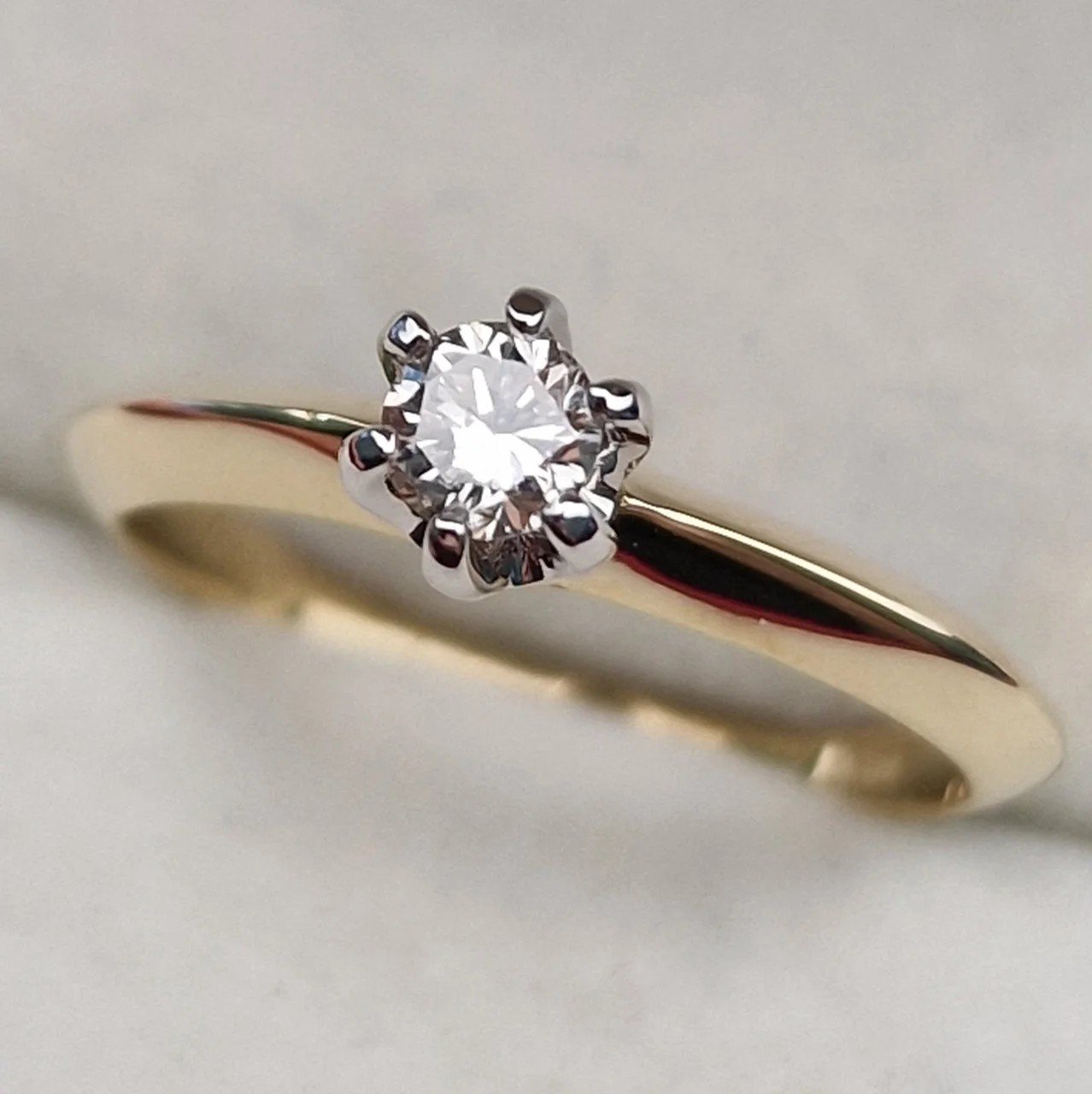 Кольцо Deimantas 106723572 17р 2,55гр 0,22ct. купить,NaN