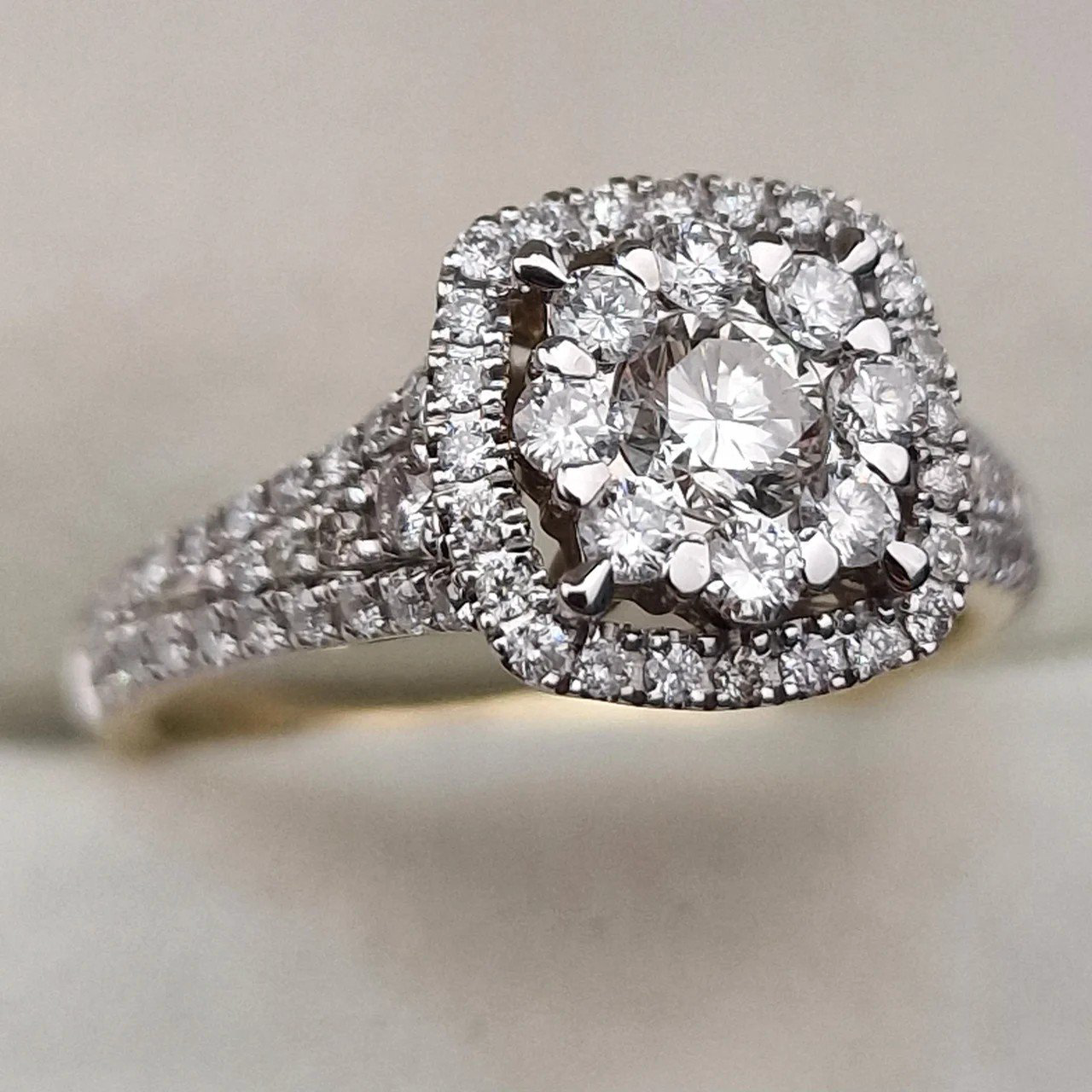 Кольцо Deimantas 106744648 17р 4,02гр 0,9ct. купить,NaN