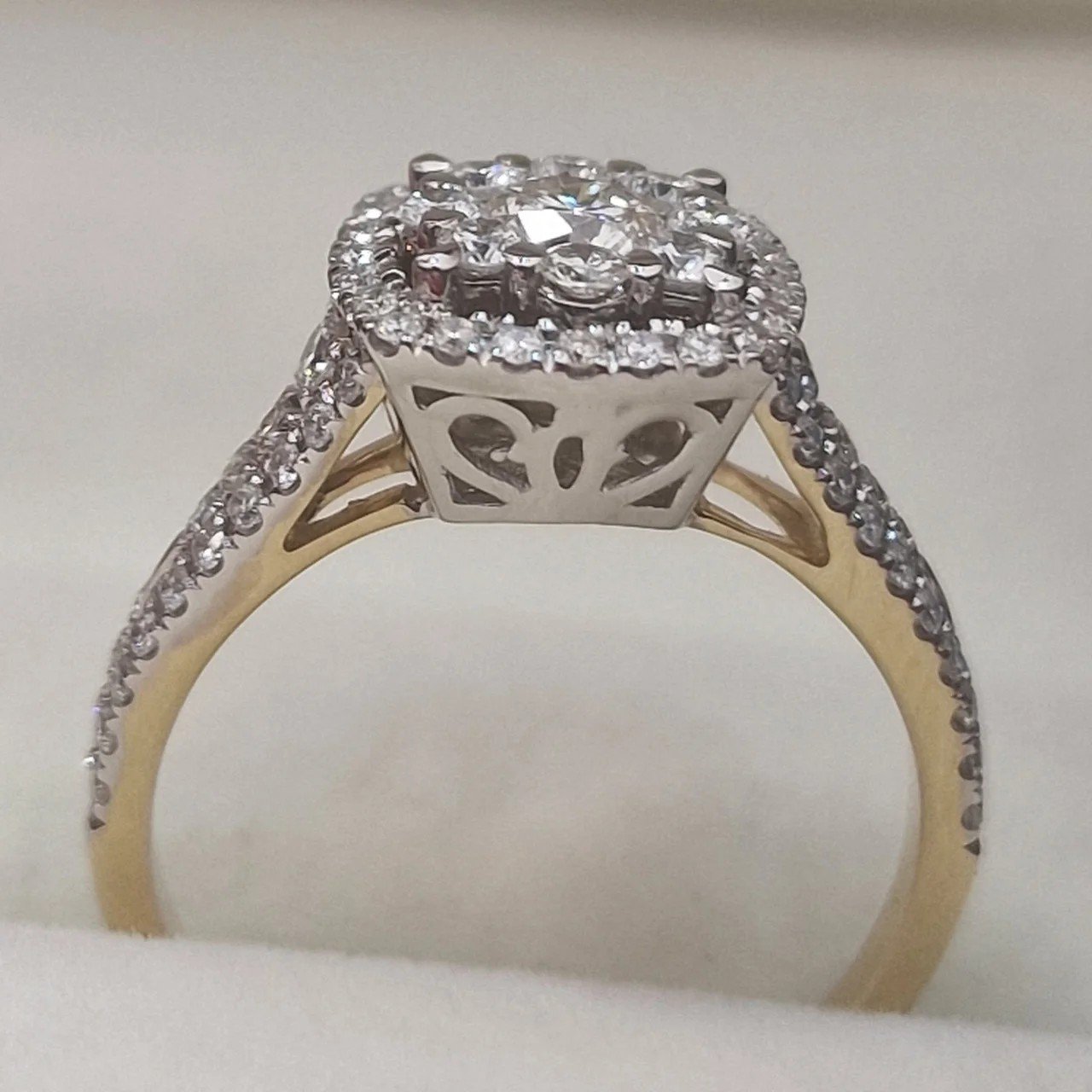 Кольцо Deimantas 106744648 17р 4,02гр 0,9ct. купить,NaN