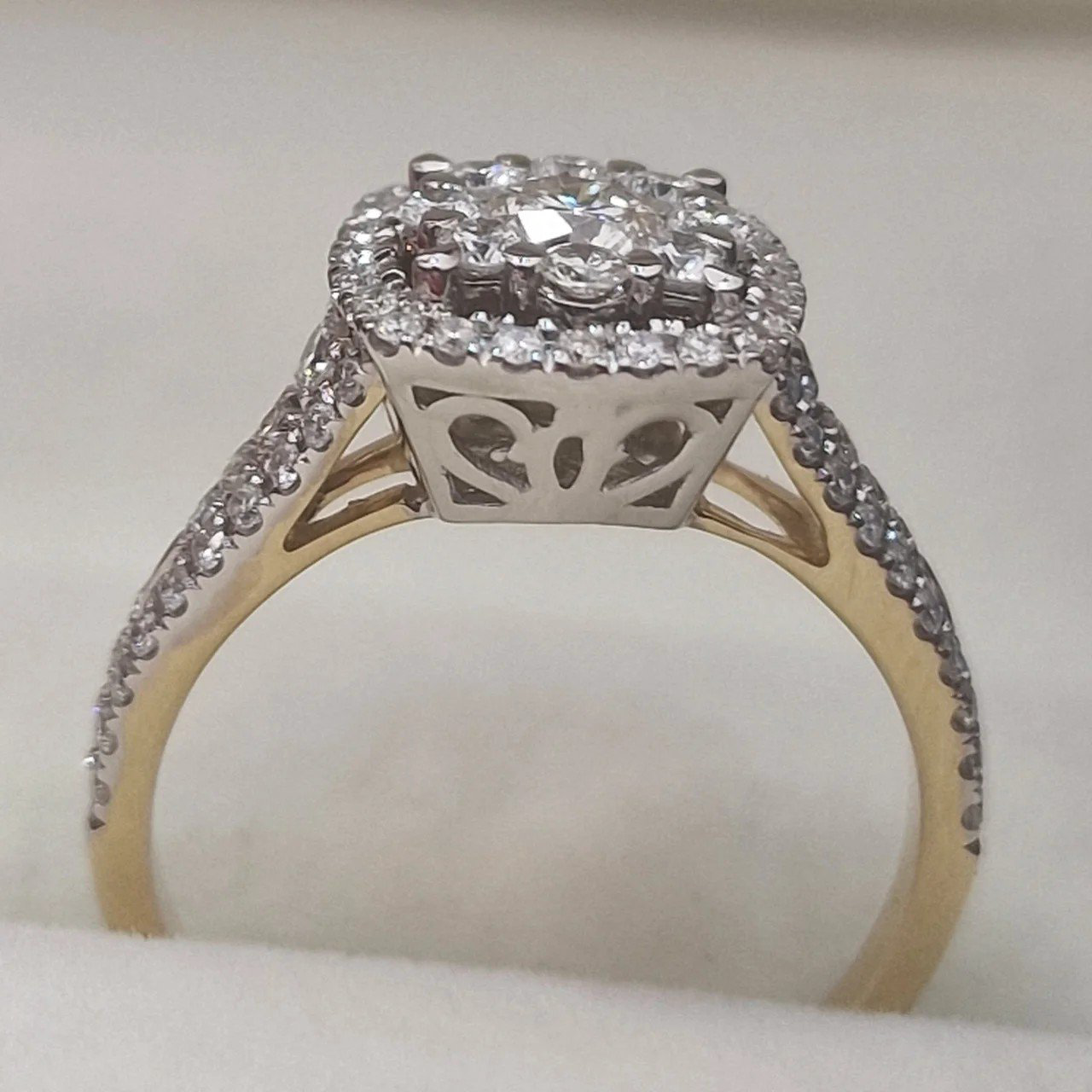 Кольцо Deimantas 106744648 17р 4,02гр 0,9ct. купить,NaN