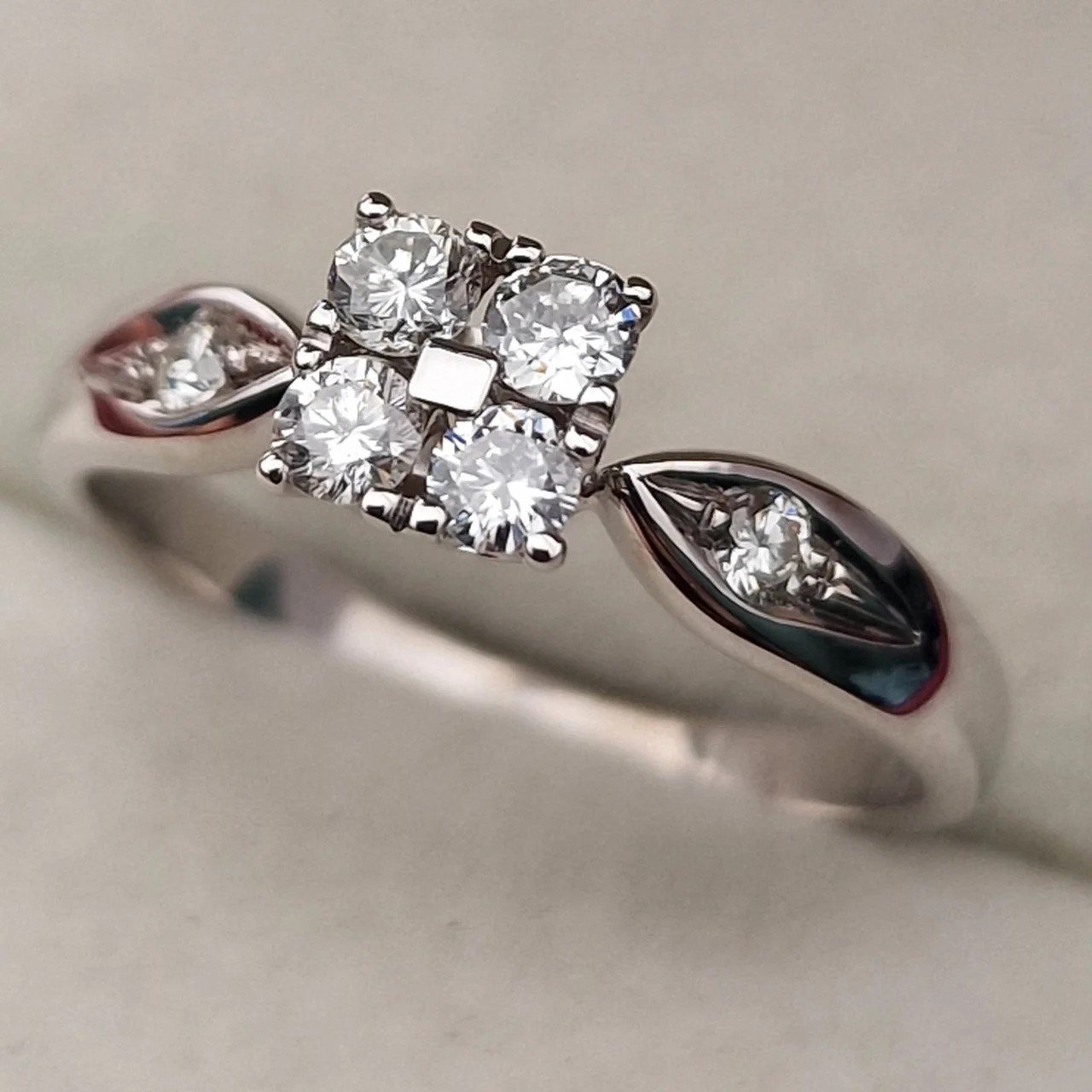 Кольцо Deimantas 106723963 17,5р 2,86гр 0,37ct. купить,NaN