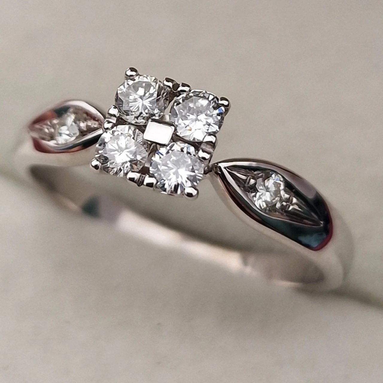 Кольцо Deimantas 106723963 17,5р 2,86гр 0,37ct. купить,NaN