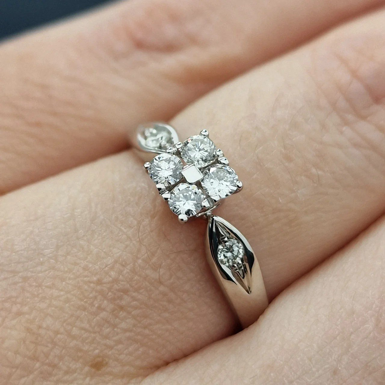 Кольцо Deimantas 106723963 17,5р 2,86гр 0,37ct. купить,NaN