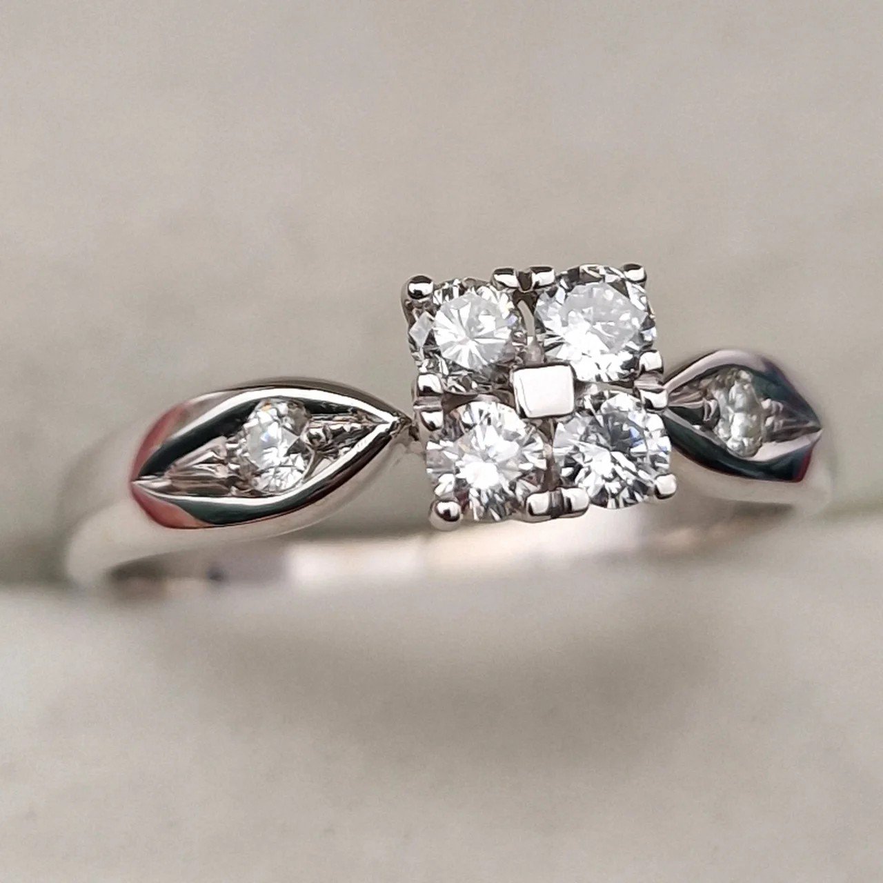 Кольцо Deimantas 106723963 17,5р 2,86гр 0,37ct. купить,NaN
