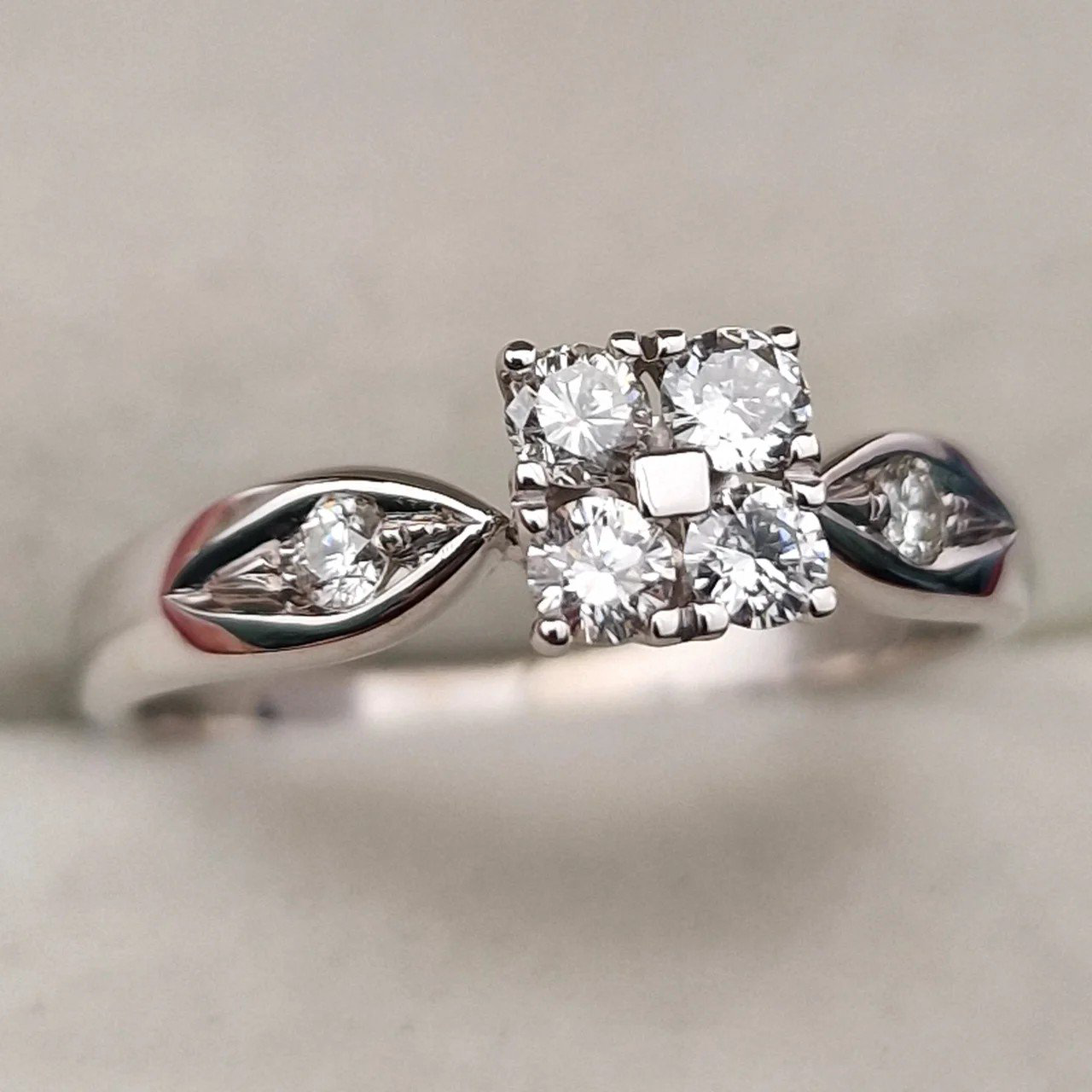 Кольцо Deimantas 106723963 17,5р 2,86гр 0,37ct. купить,NaN